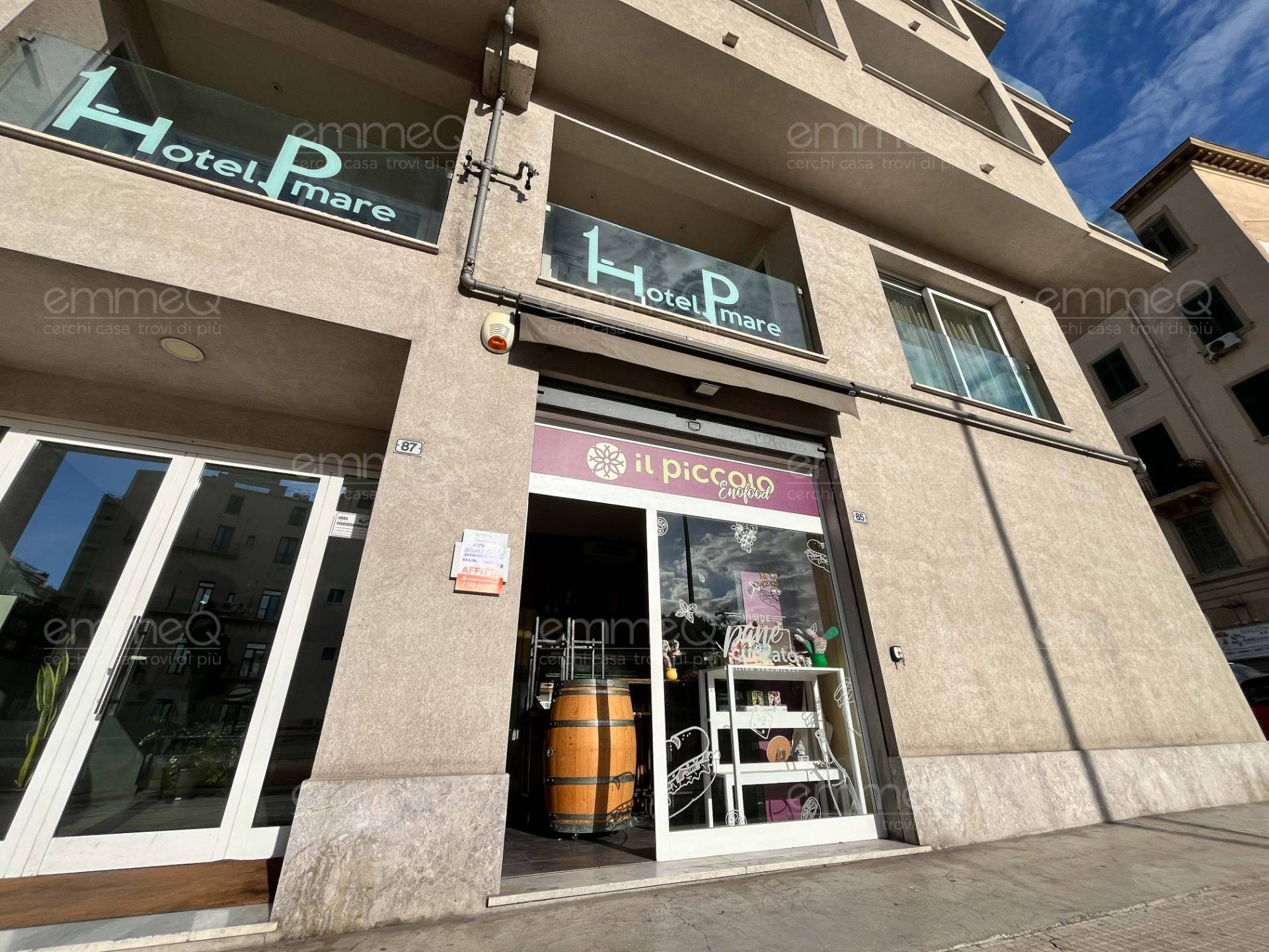 Locale commerciale in affitto a Palermo, Crispi - Porto