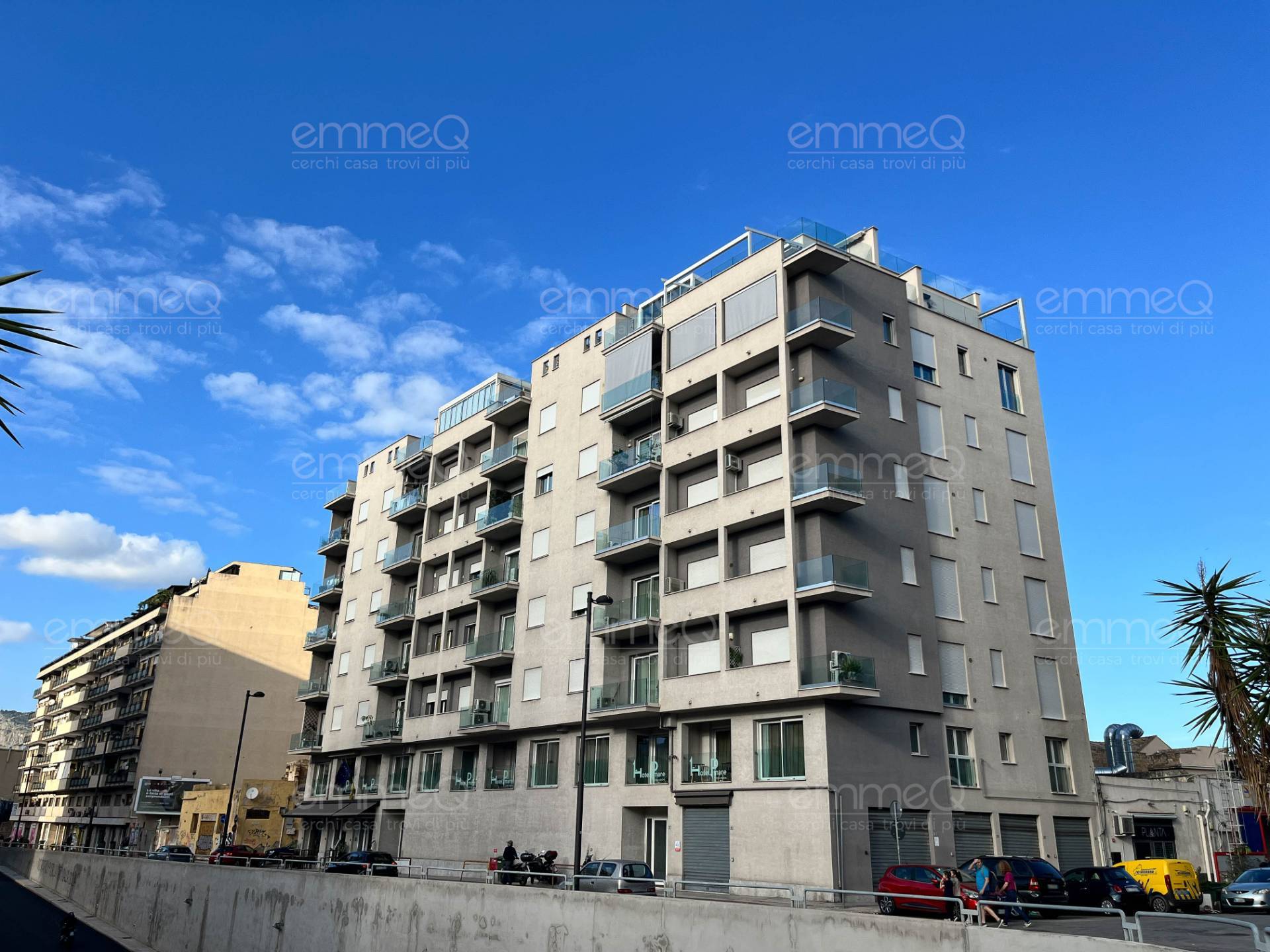 Locale commerciale in affitto a Palermo, Crispi - Porto