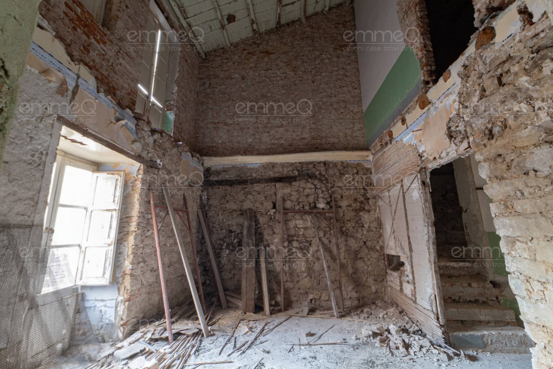 Edificio in vendita a Castelbuono