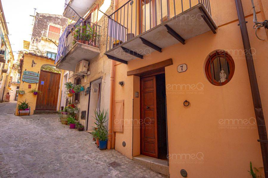 Appartamento in vendita a Castelbuono