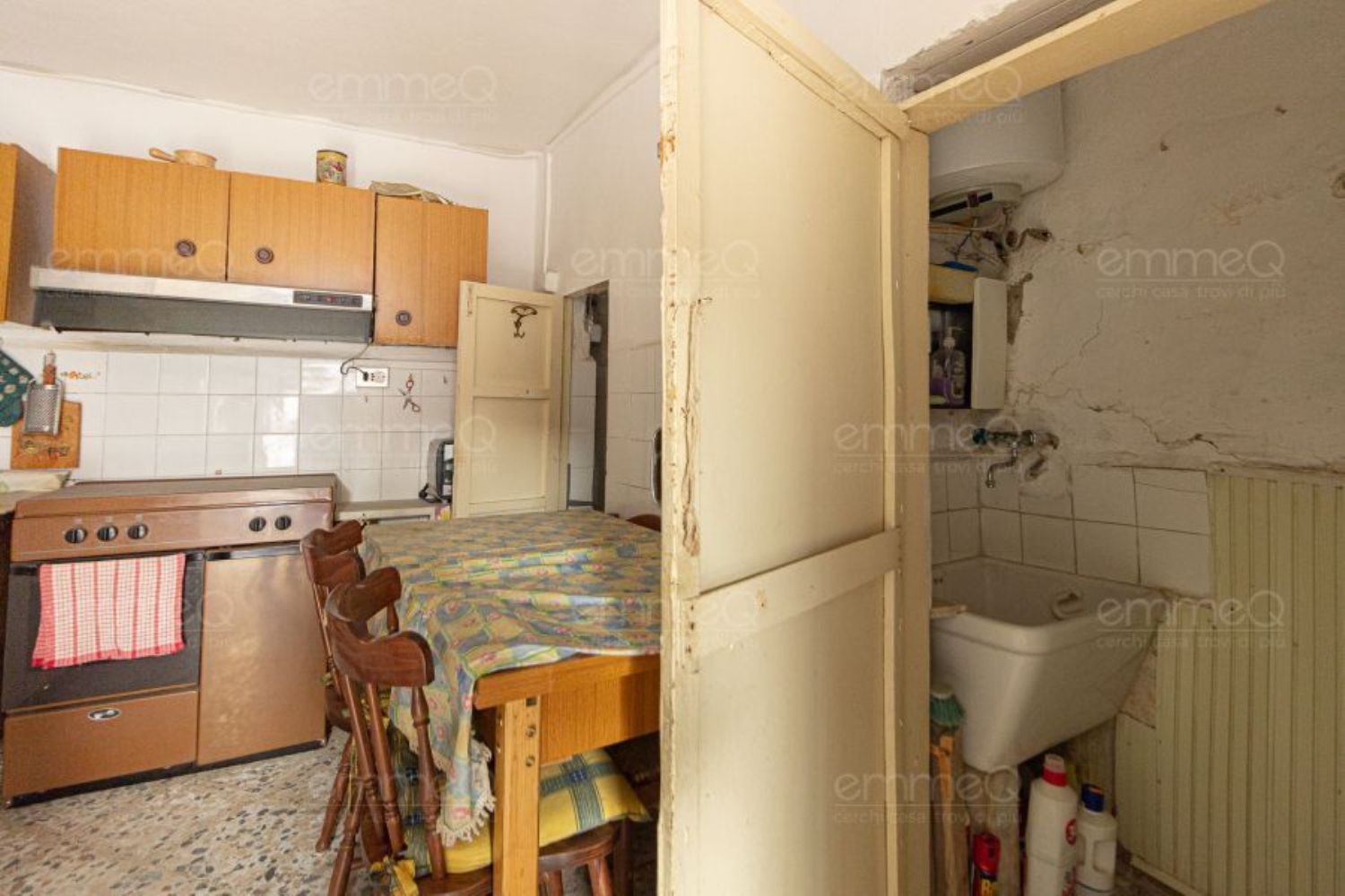 Edificio commerciale o terziario in vendita a Castelbuono