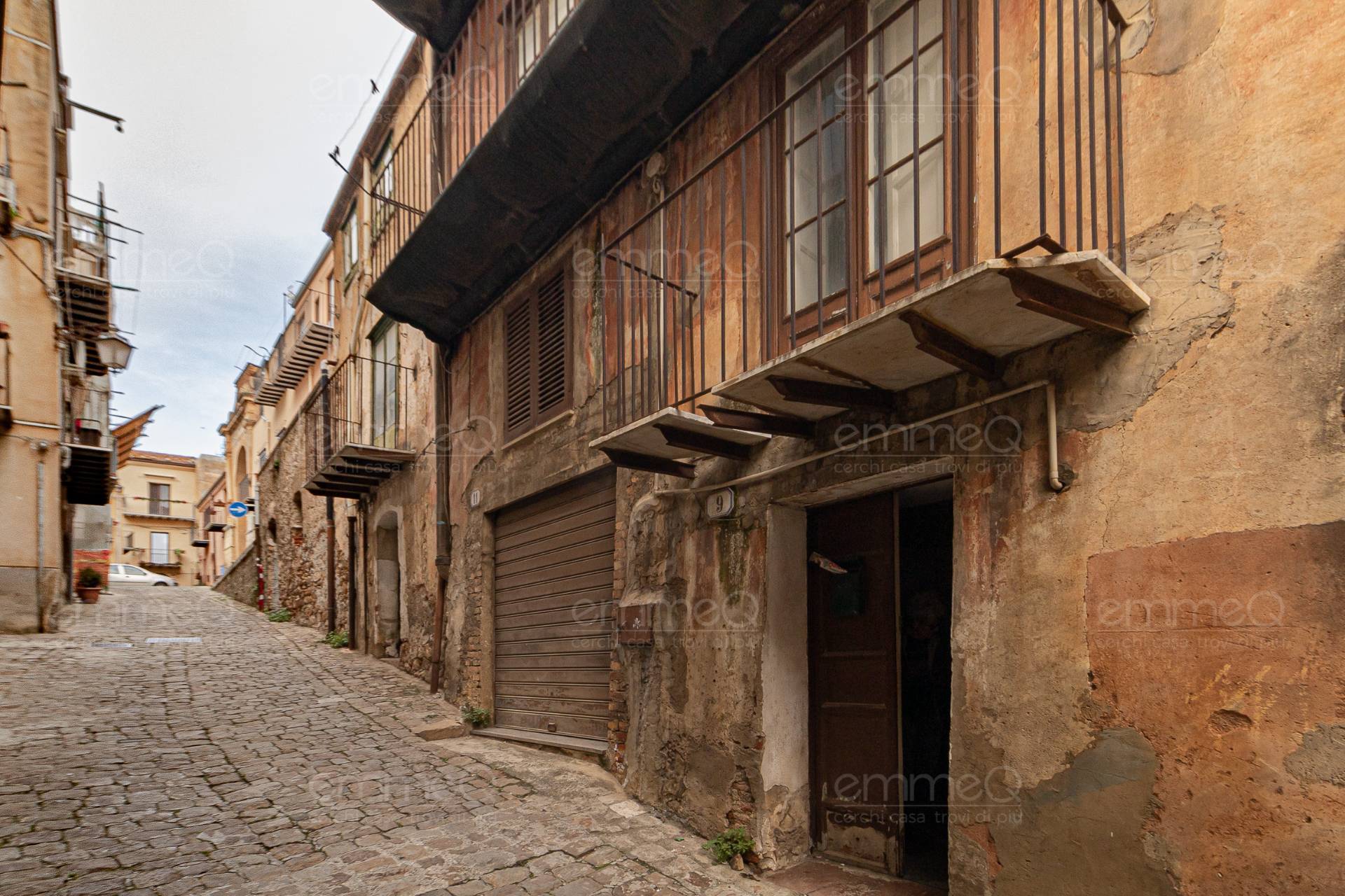Edificio in vendita a Castelbuono