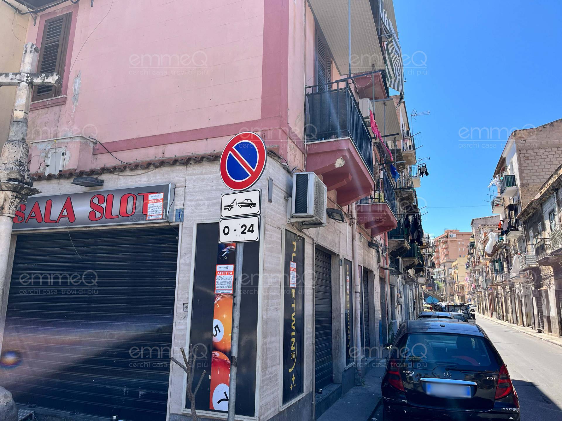 Locale commerciale in affitto a Palermo, Oreto