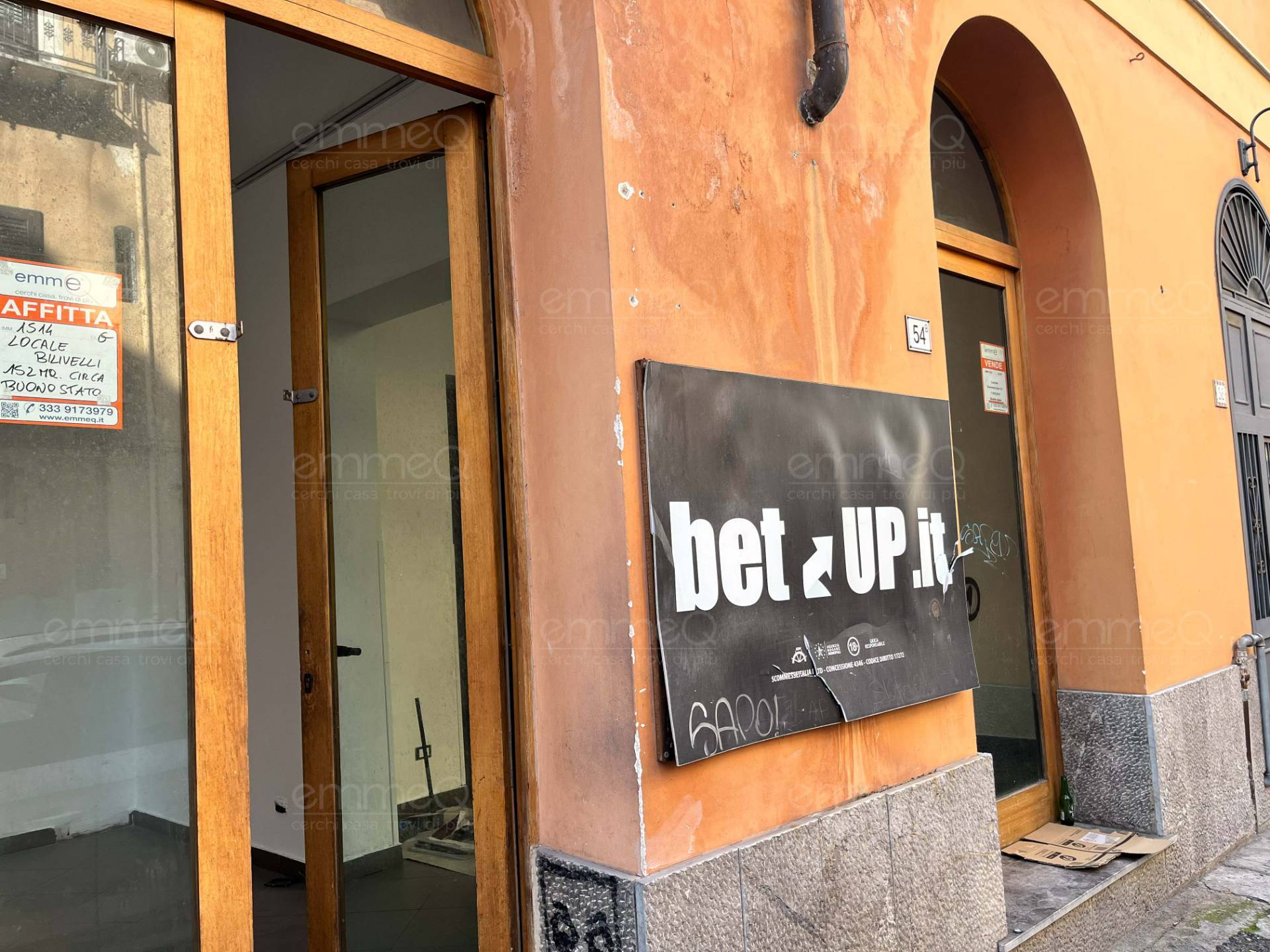 Locale commerciale in affitto a Palermo, Libert