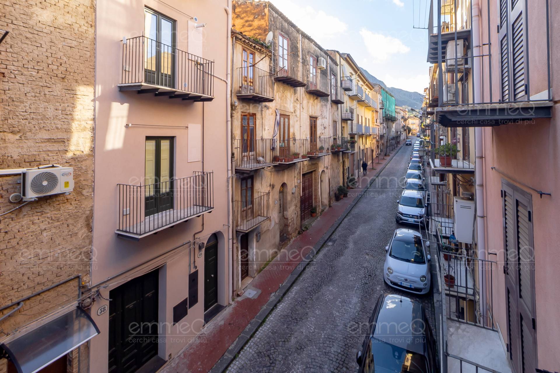 Edificio in vendita a Castelbuono