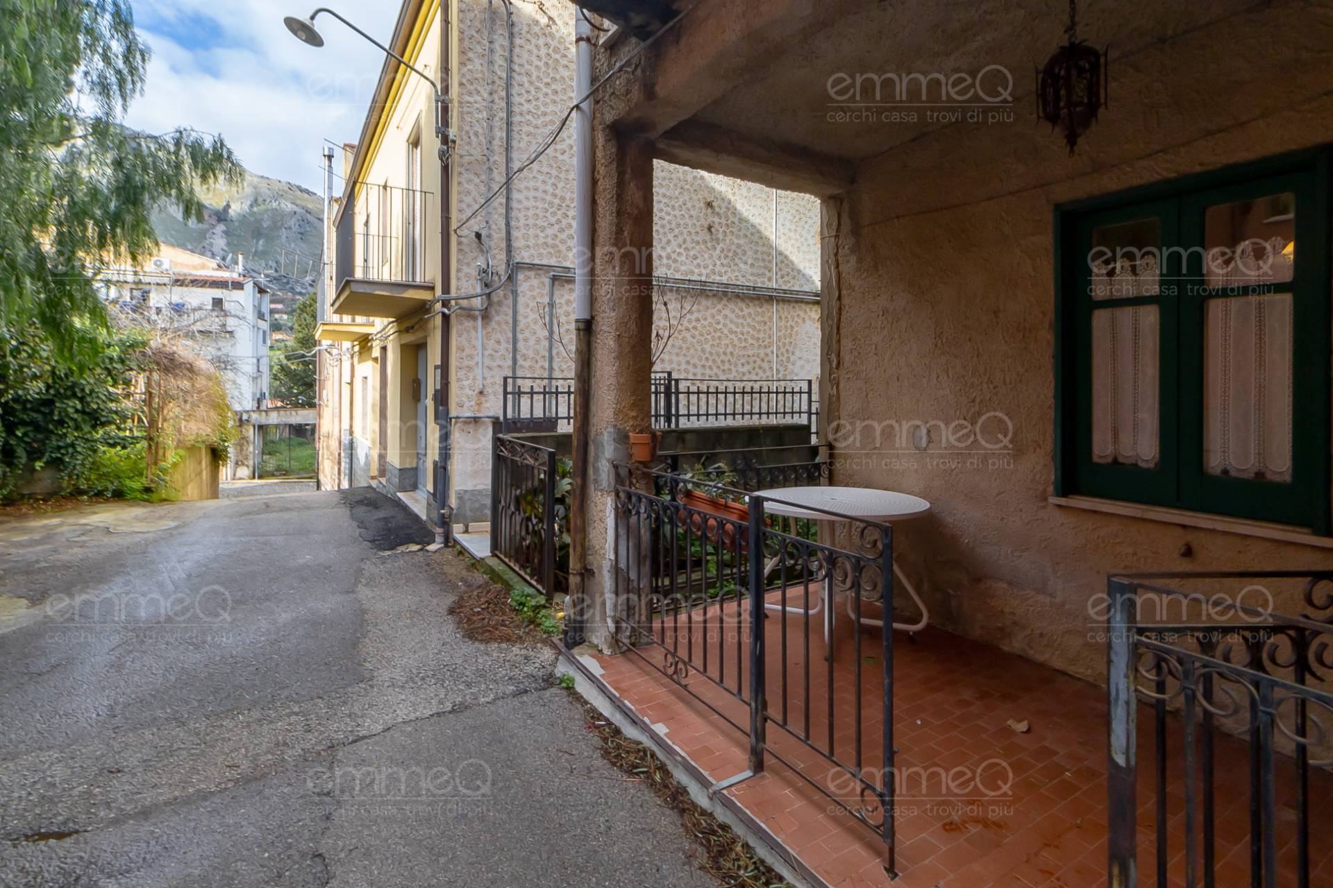 Edificio in vendita a Castelbuono
