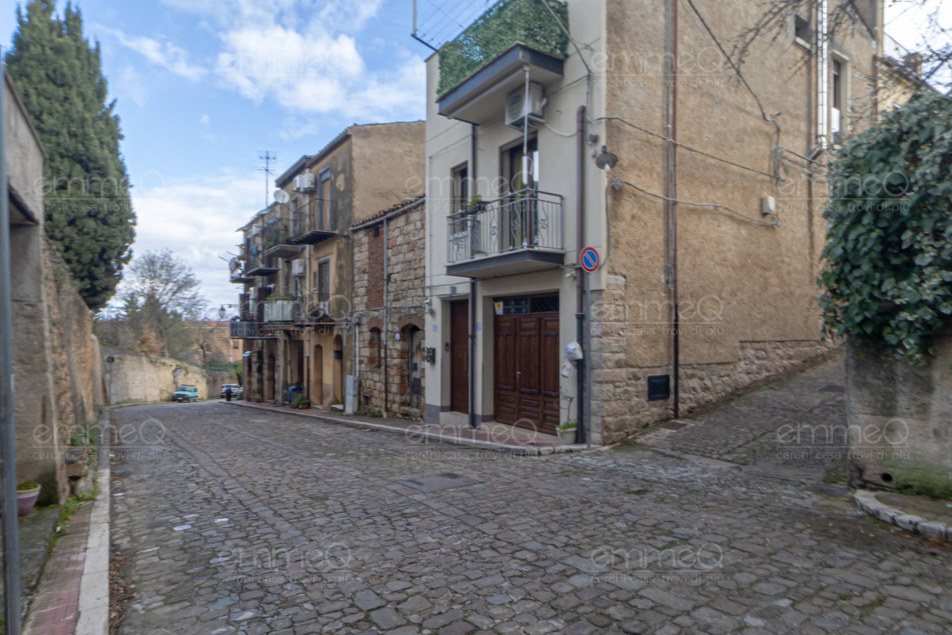 Edificio in vendita a Castelbuono
