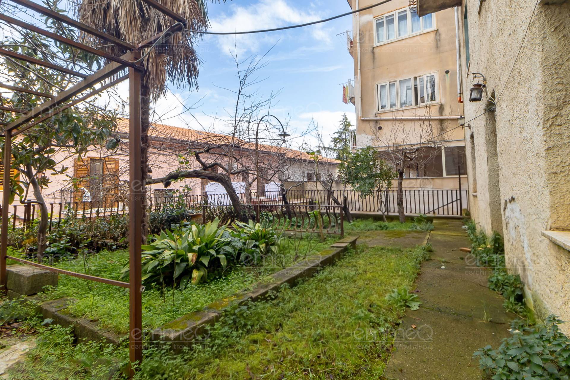 Edificio in vendita a Castelbuono