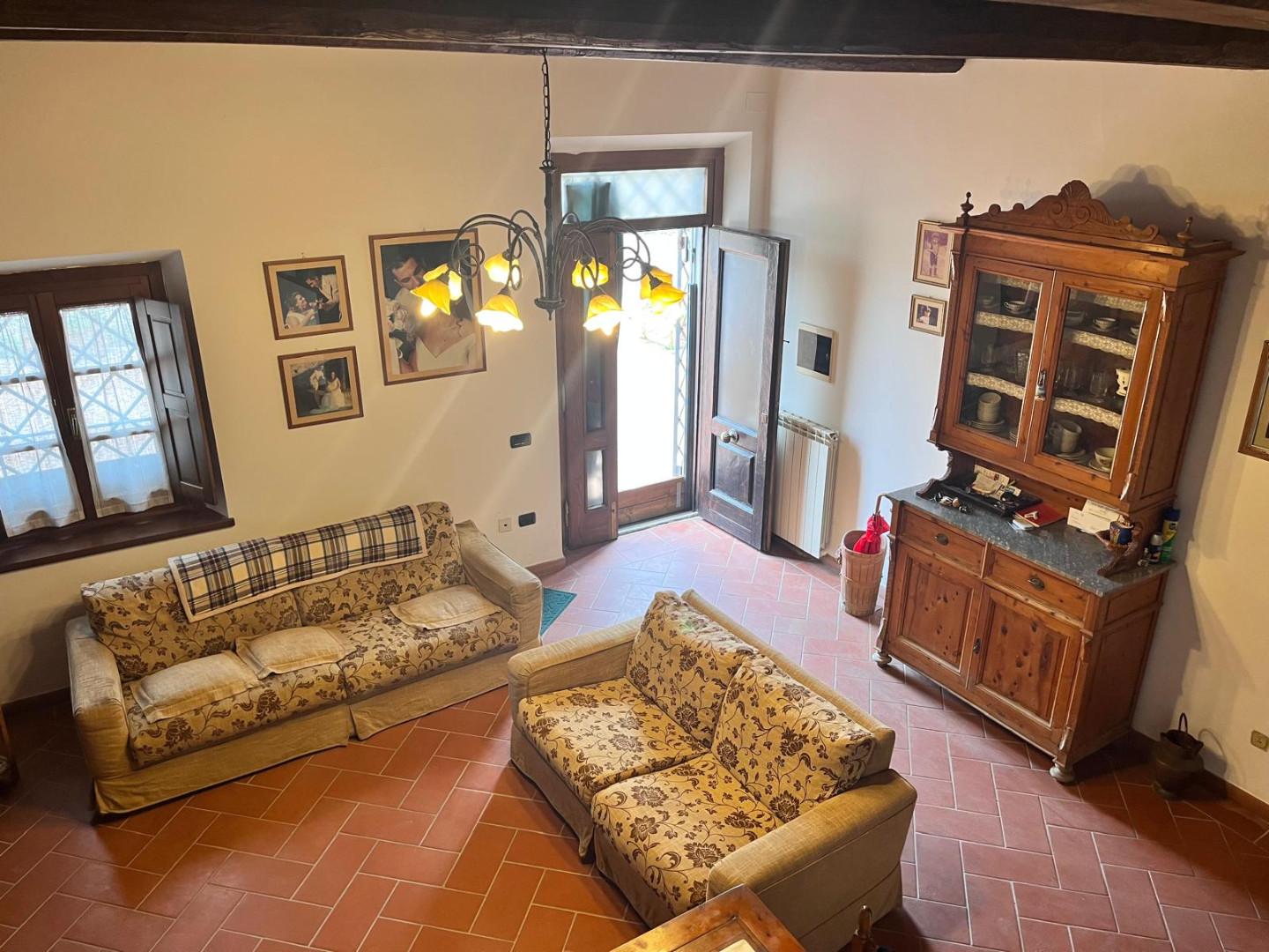 casa semindipendente in vendita a Montale in zona Stazione