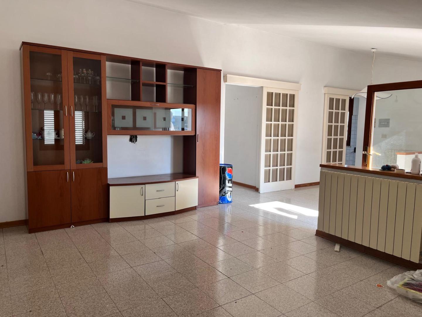 Villa Trifamiliari con giardino a Agliana