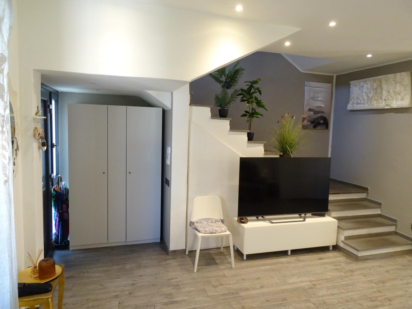 Casa indipendente con terrazzo, Prato villa fiorita