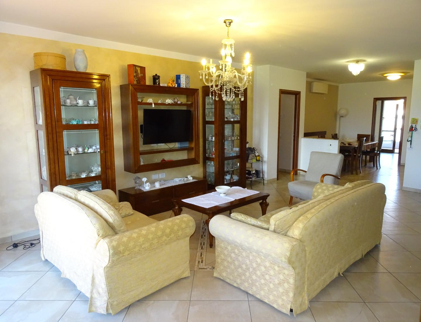 Attico con terrazzi, Agliana san piero