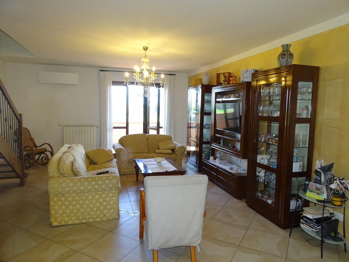Attico con terrazzi, Agliana san piero