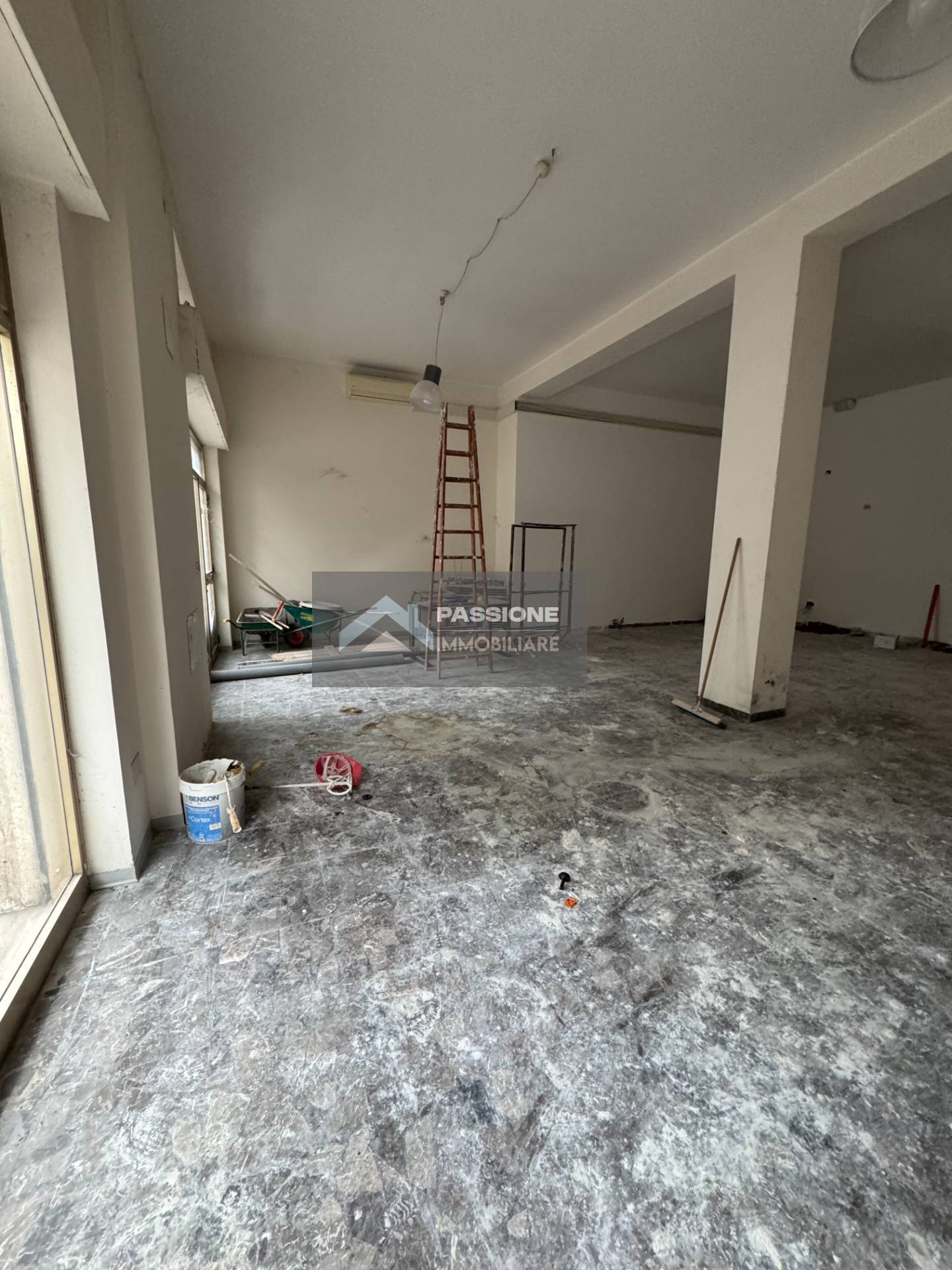 Locale commerciale in vendita a Giulianova