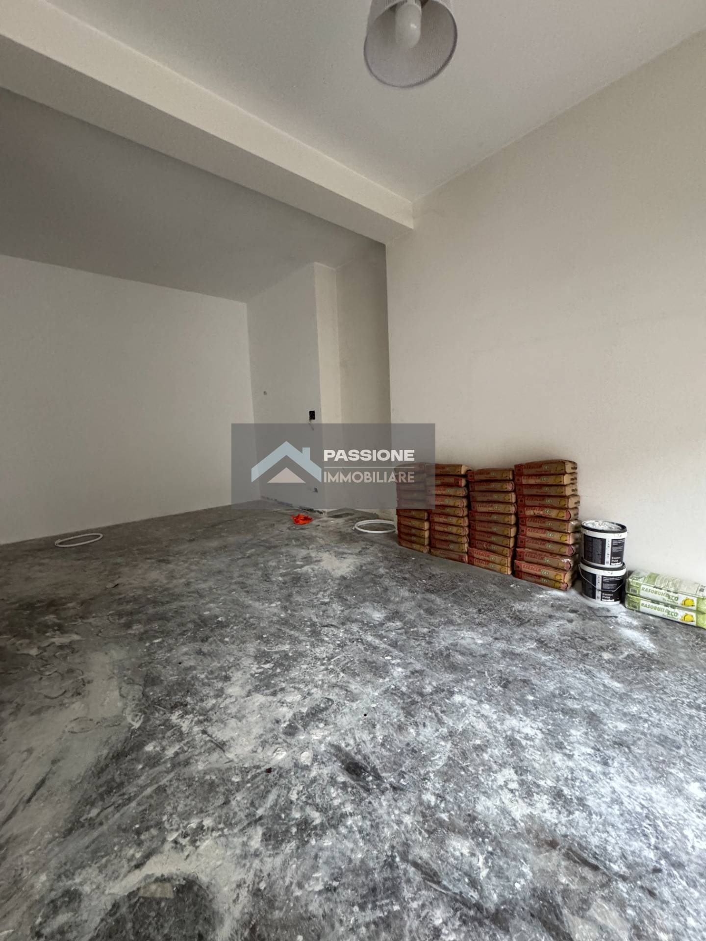 Locale commerciale in vendita a Giulianova