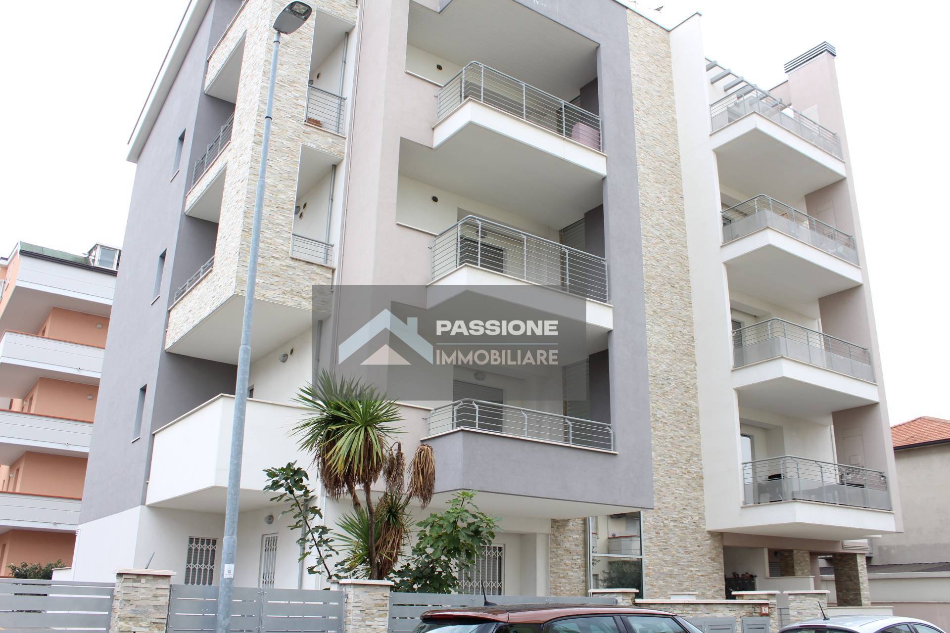 Appartamento in vendita a Alba Adriatica, Zona Mare