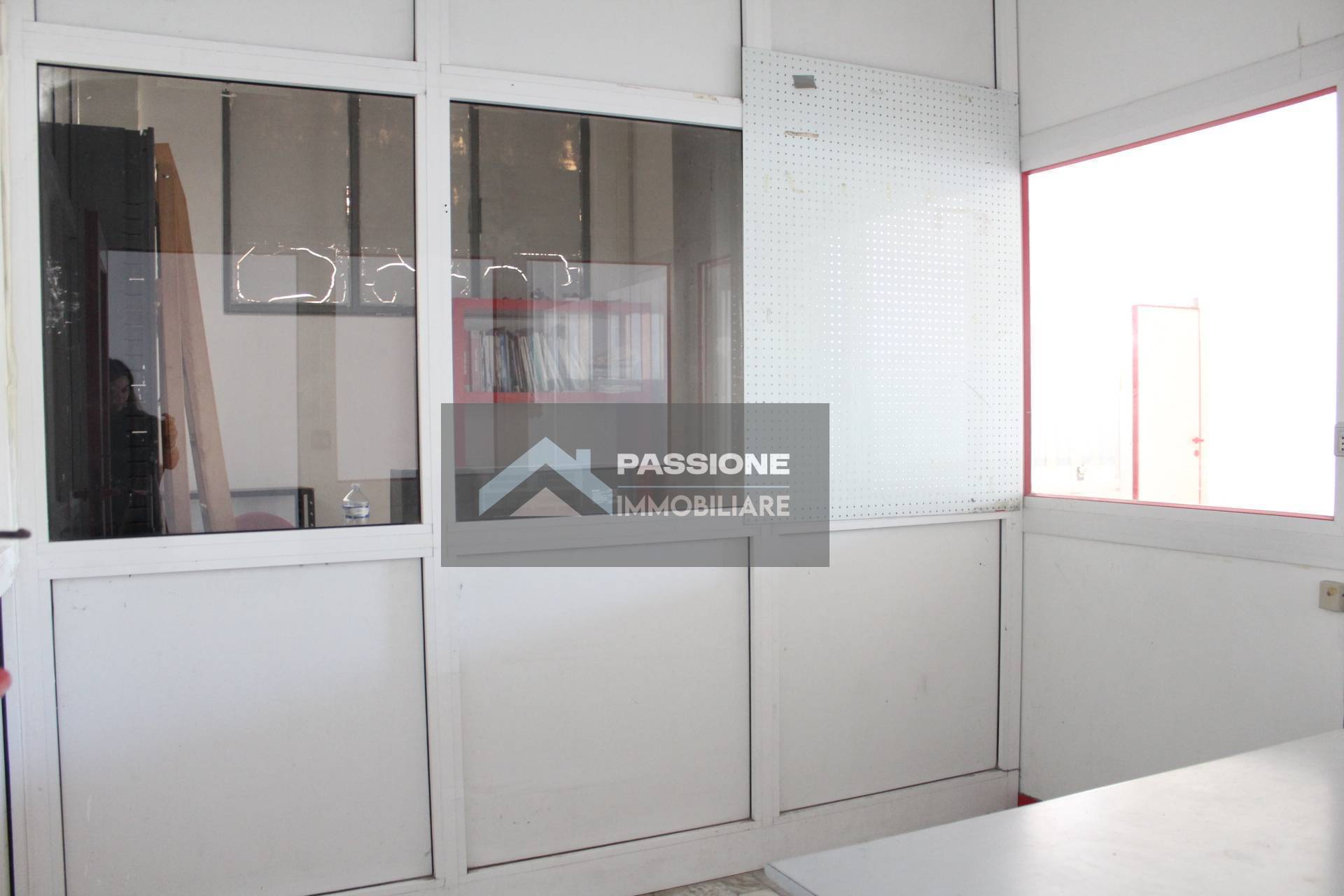 Locale commerciale in affitto a Colonnella