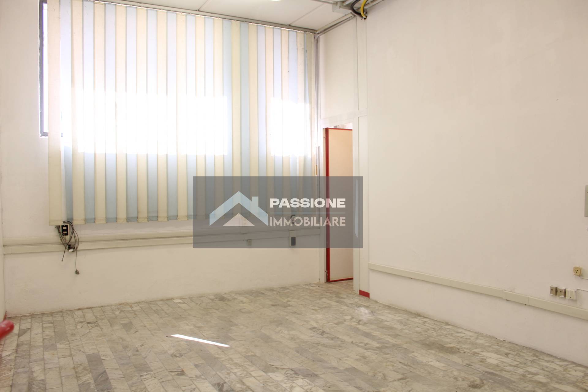 Locale commerciale in affitto a Colonnella