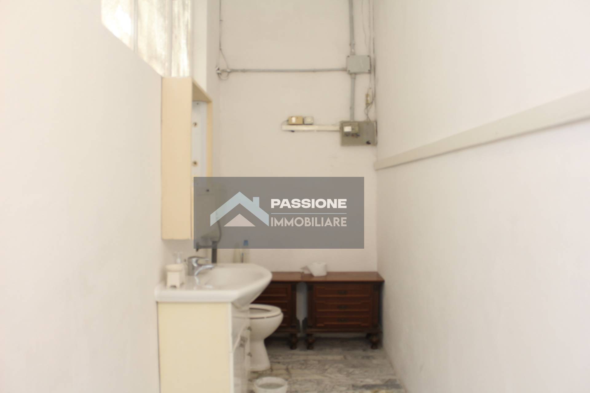 Locale commerciale in affitto a Colonnella