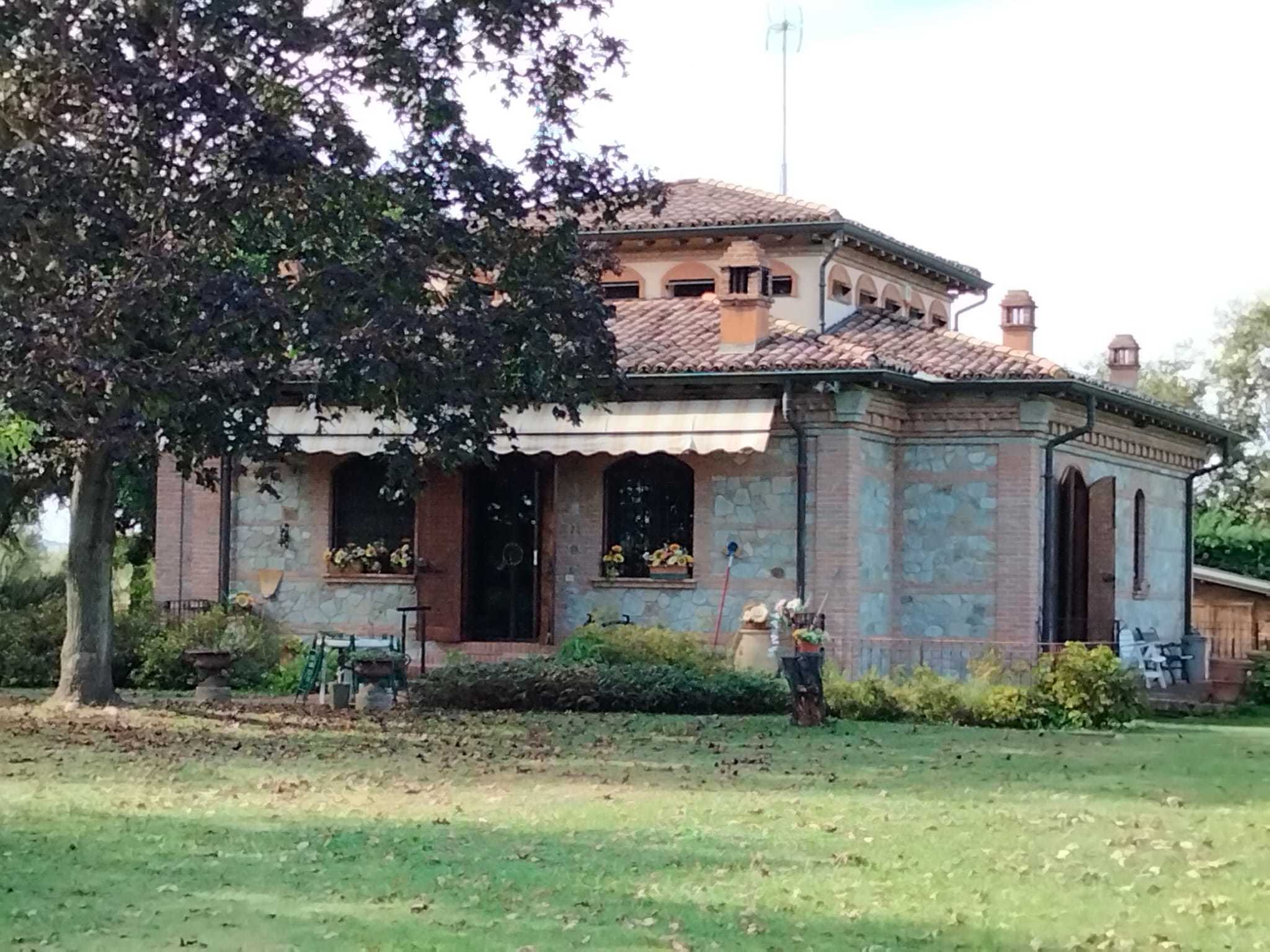 Villa con giardino, Montechiarugolo basilicanova
