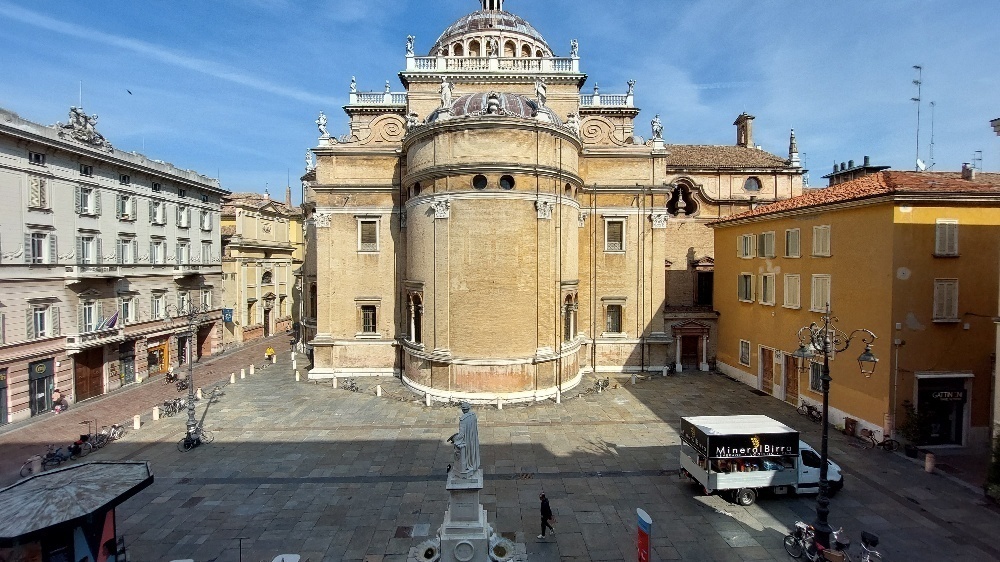 Ufficio ristrutturato a Parma