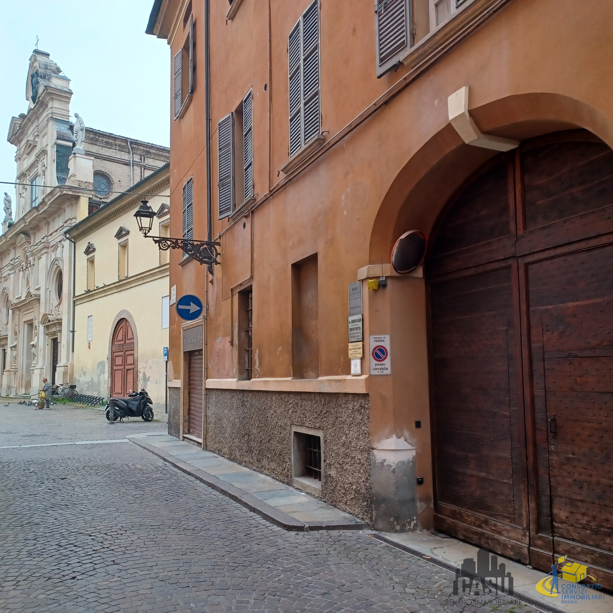 Ufficio con box in strada cairoli, Parma