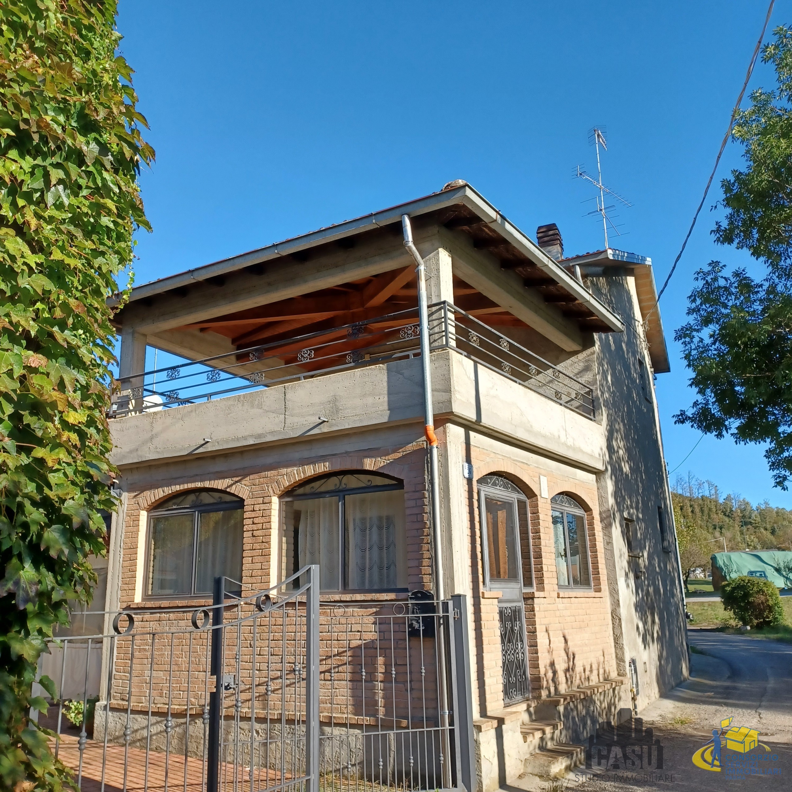 Casa indipendente con giardino in localit ghiare superiorie, Corniglio