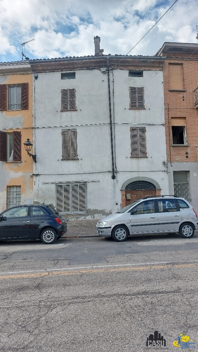 Casa indipendente con giardino a Soragna