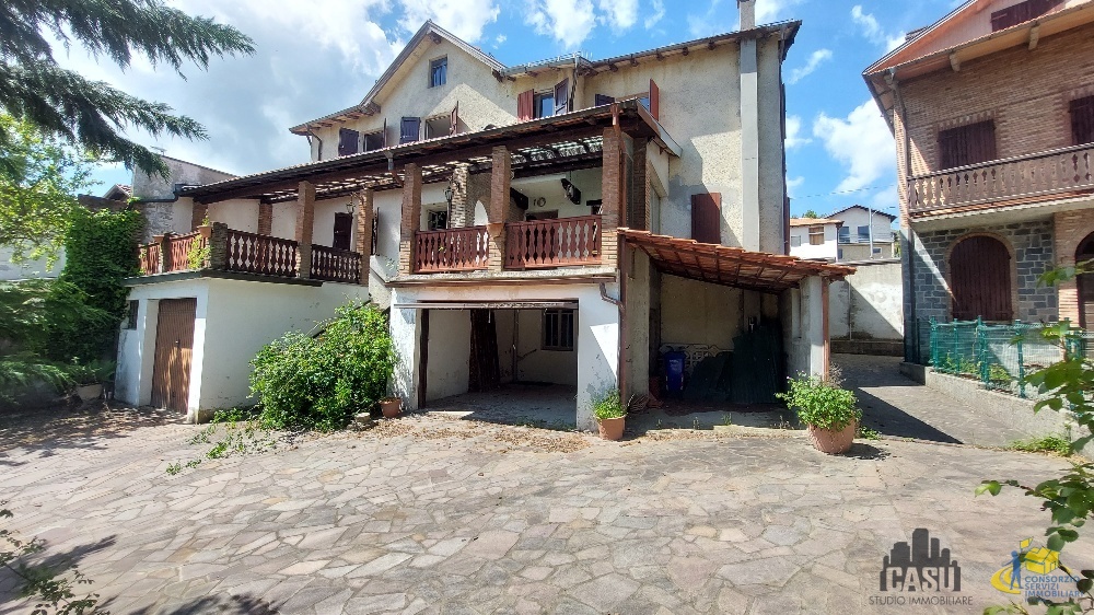 Casa indipendente con giardino in strada del monte caio musiara, Tizzano Val Parma