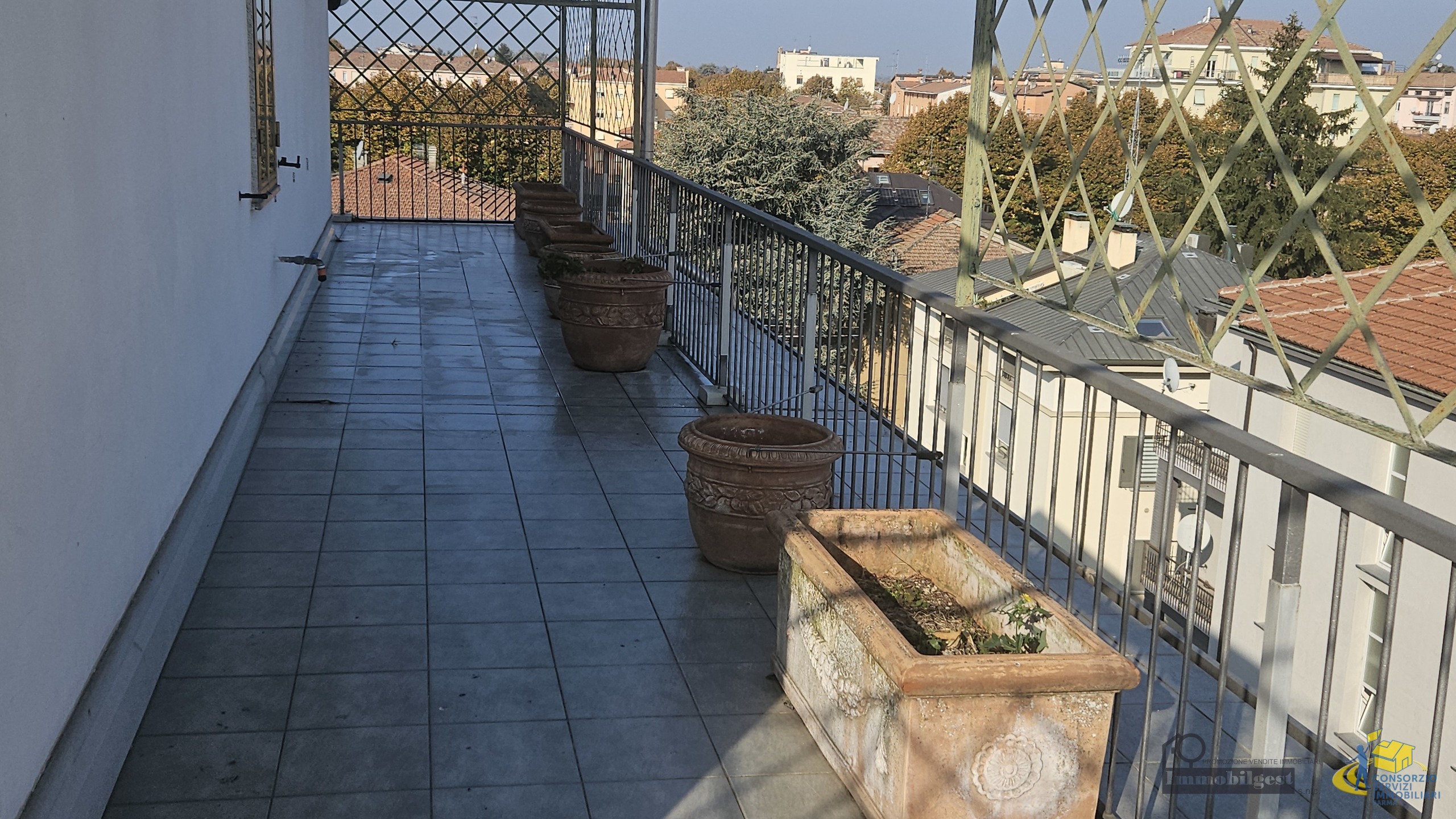 Attico con terrazzo in via pietro martini 55, Parma