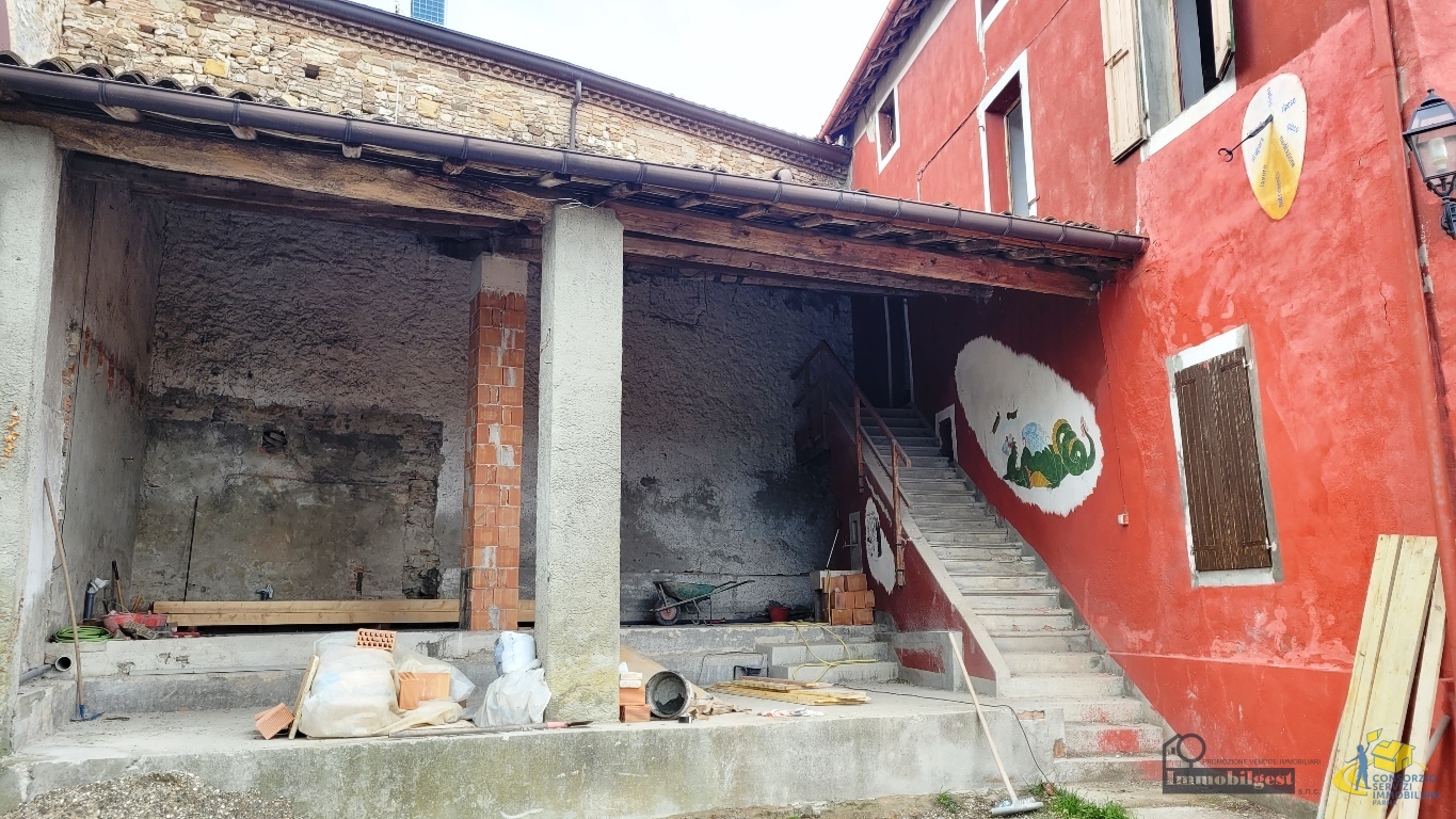 Casa indipendente da ristrutturare in strada casatico 38, Langhirano