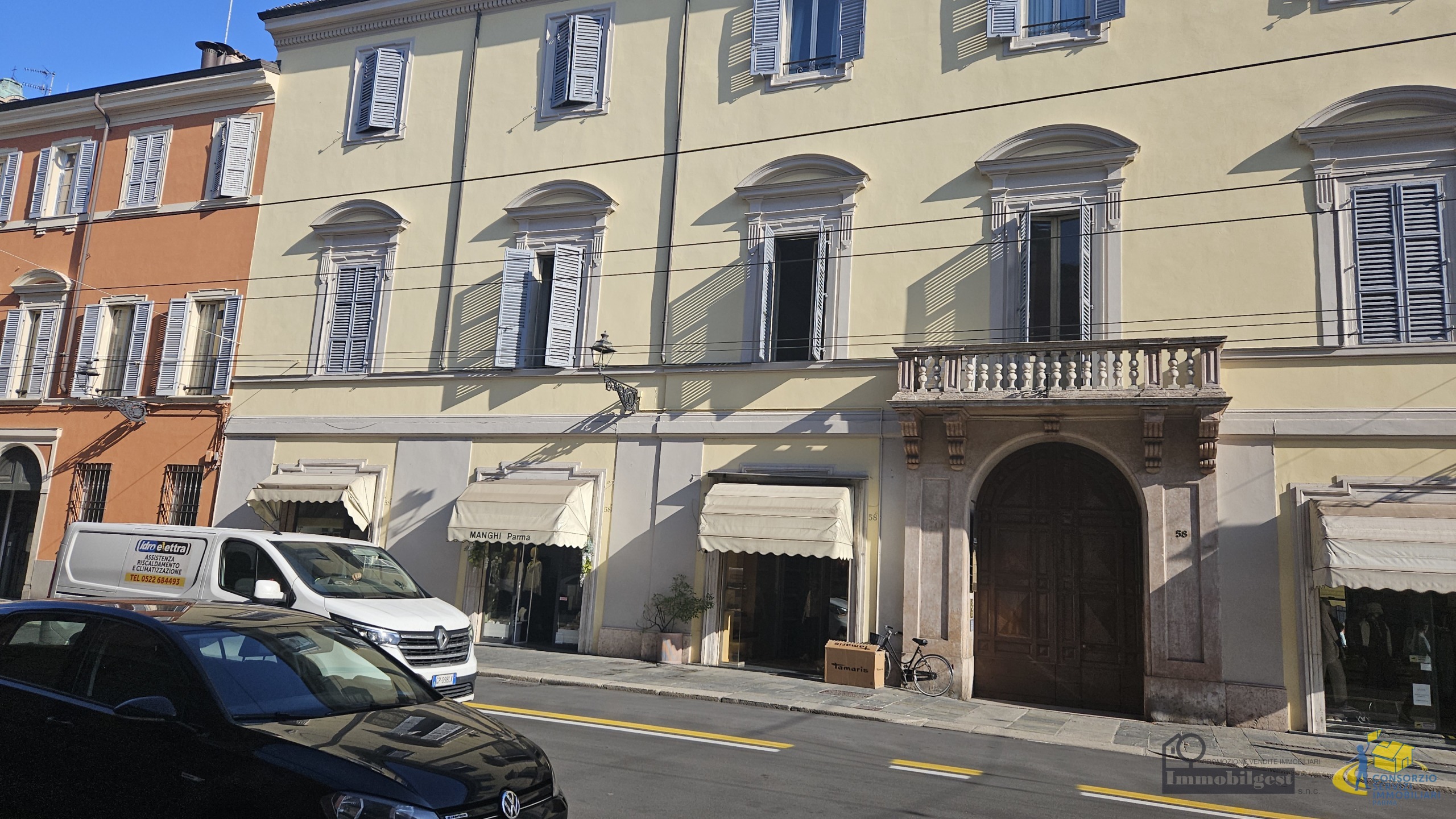 Quadrilocale con box in strada della repubblica 58, Parma