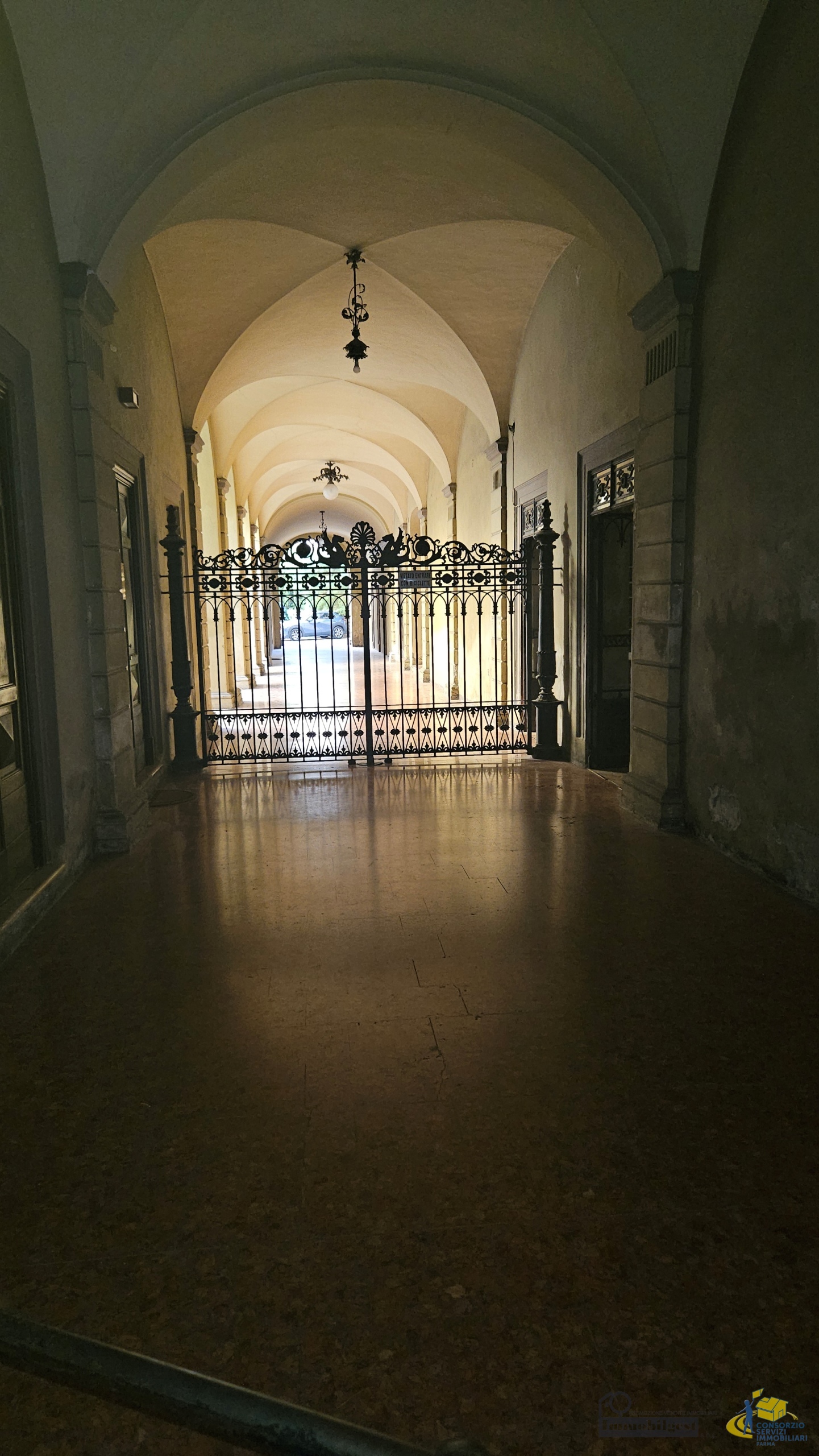 Quadrilocale con box in strada della repubblica 58, Parma