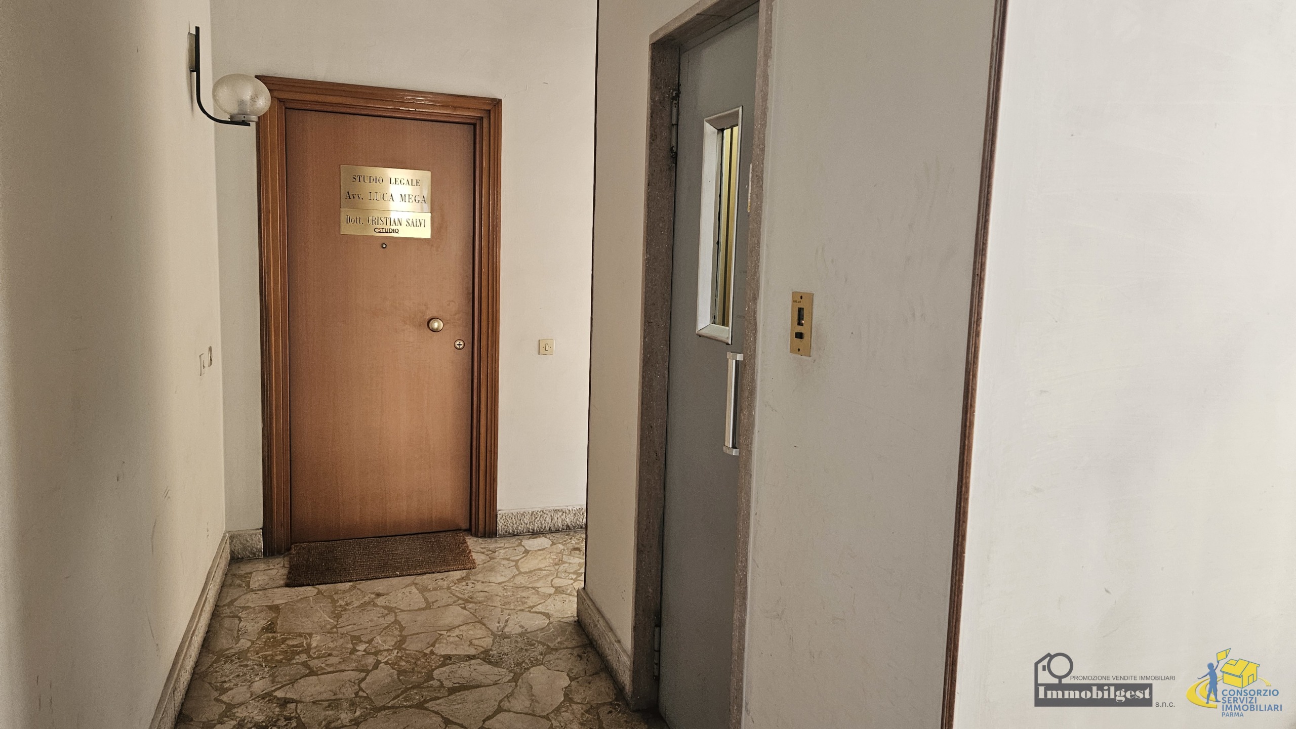 Quadrilocale con box in strada della repubblica 58, Parma