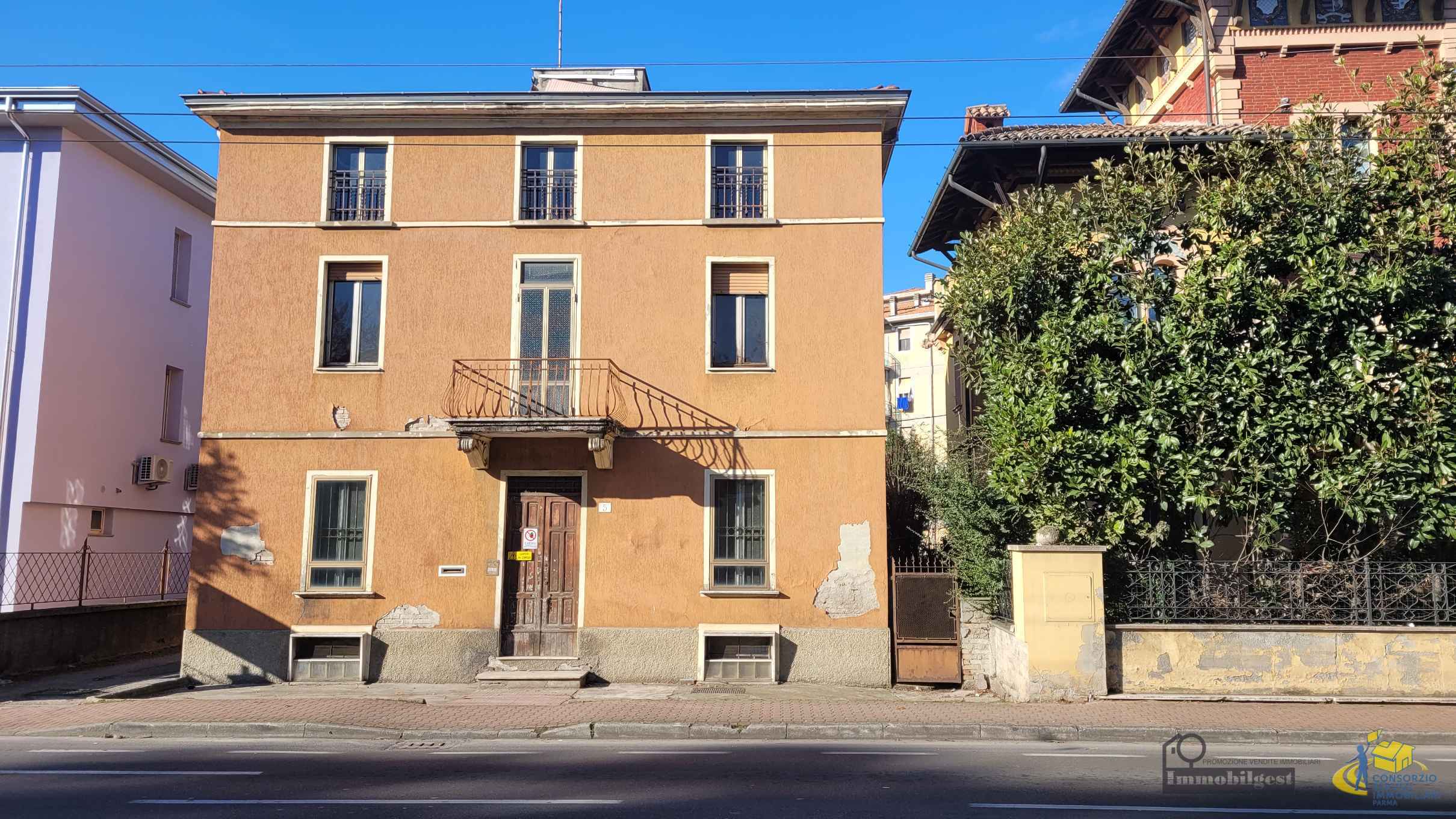 Casa indipendente da ristrutturare in viale della villetta 5, Parma