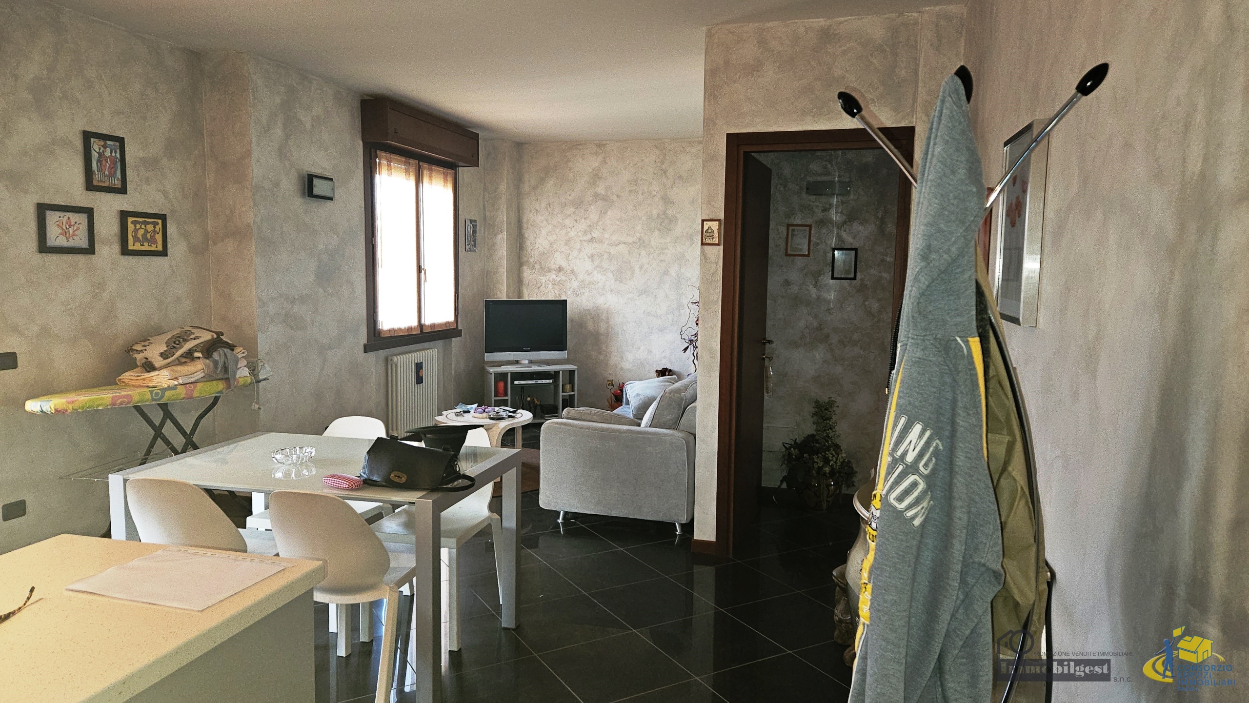 Trilocale con box in via della liberzione 27, Lesignano de' Bagni