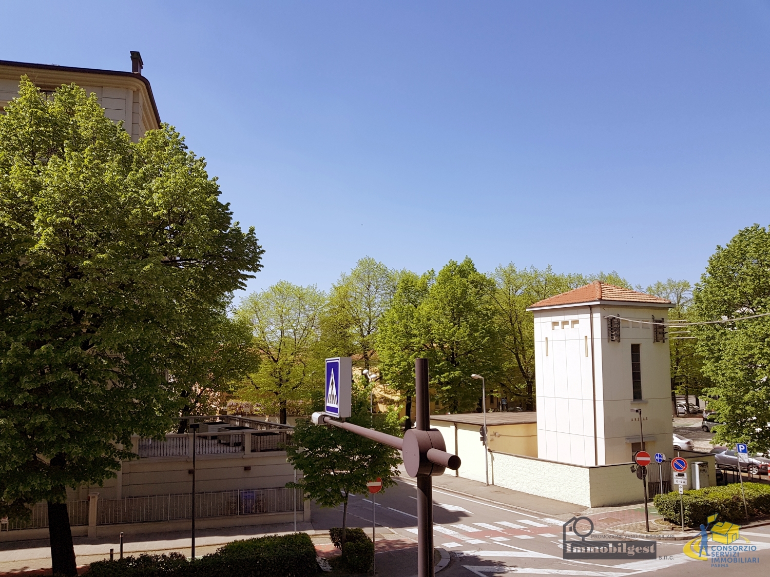 Trilocale con giardino in viale tanara 13, Parma