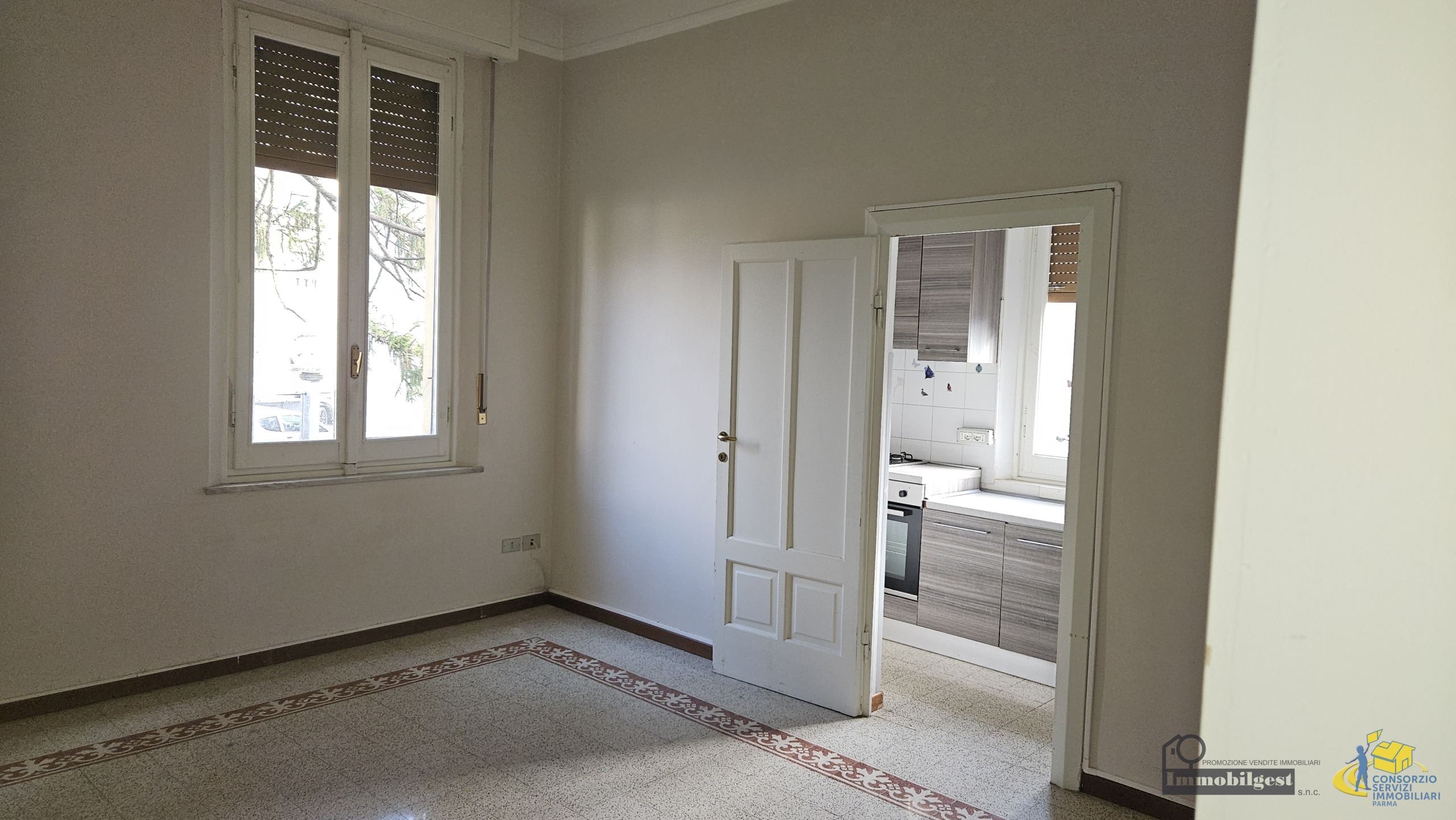 Trilocale con giardino in viale tanara 13, Parma