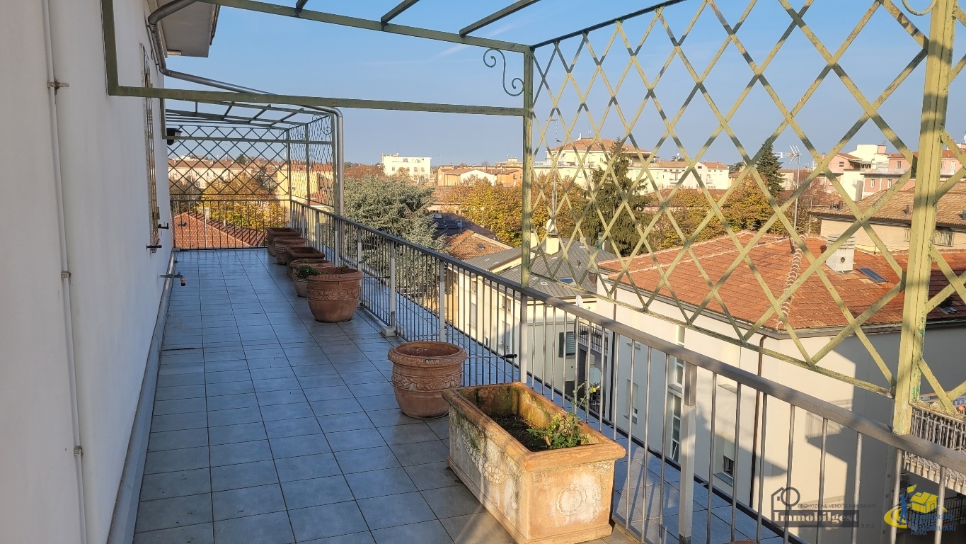 Attico con terrazzo in via pietro martini 55, Parma