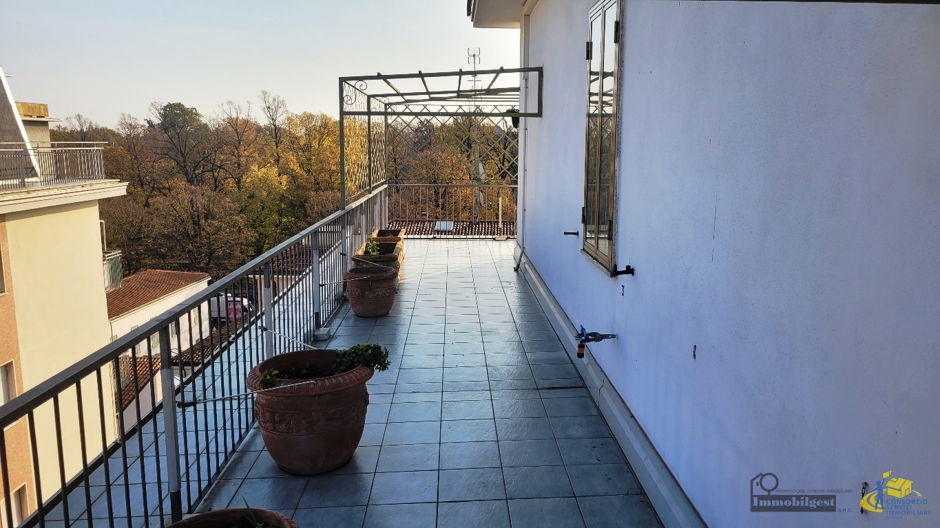 Attico con terrazzo in via pietro martini 55, Parma