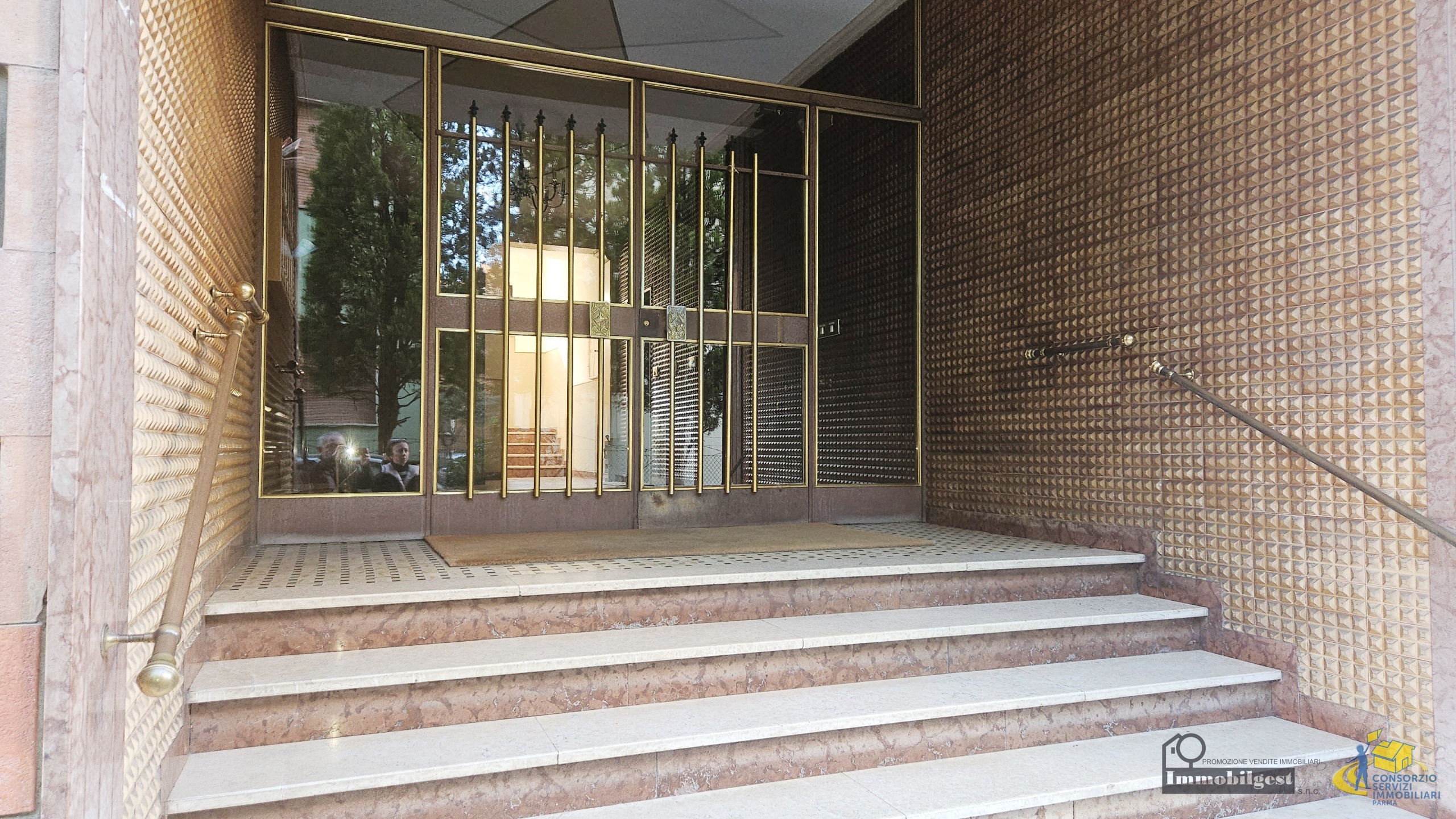 Attico con terrazzo in via pietro martini 55, Parma