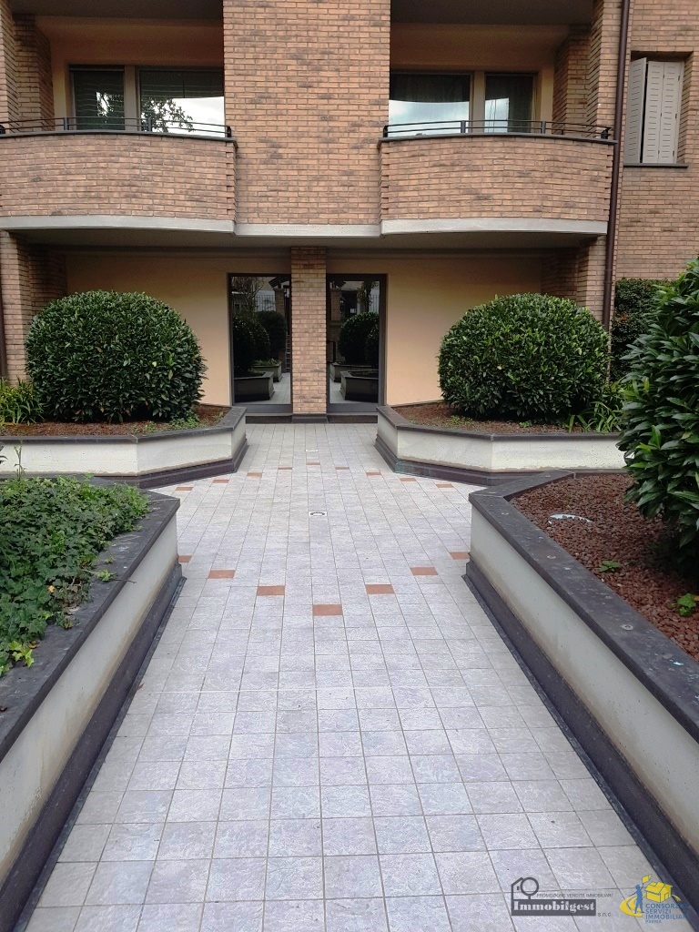 Bilocale con box doppio in via novara 1, Parma