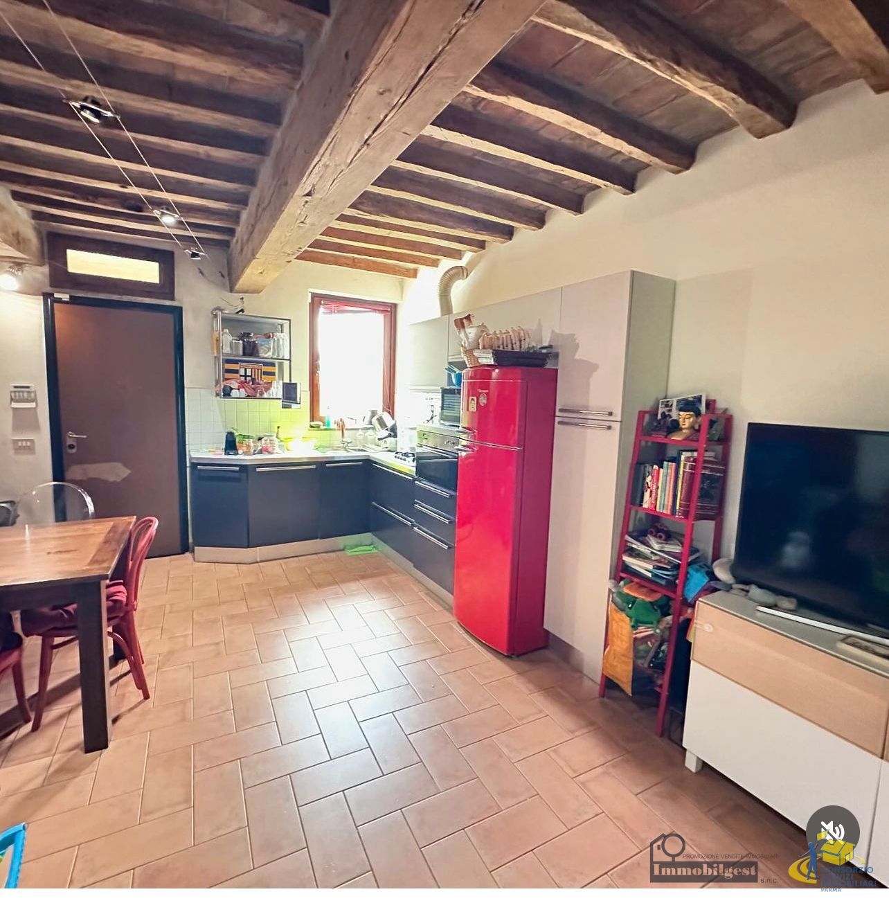 Trilocale con giardino in strada argini parma 323, Parma