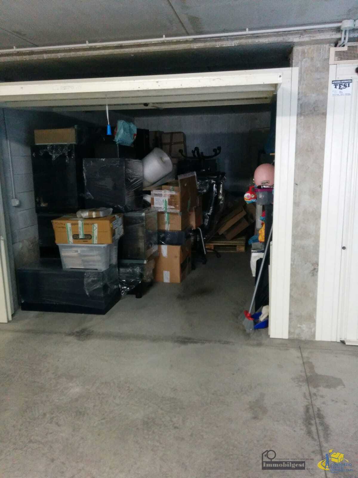 Bilocale con box in strada casa bianca 42, Parma