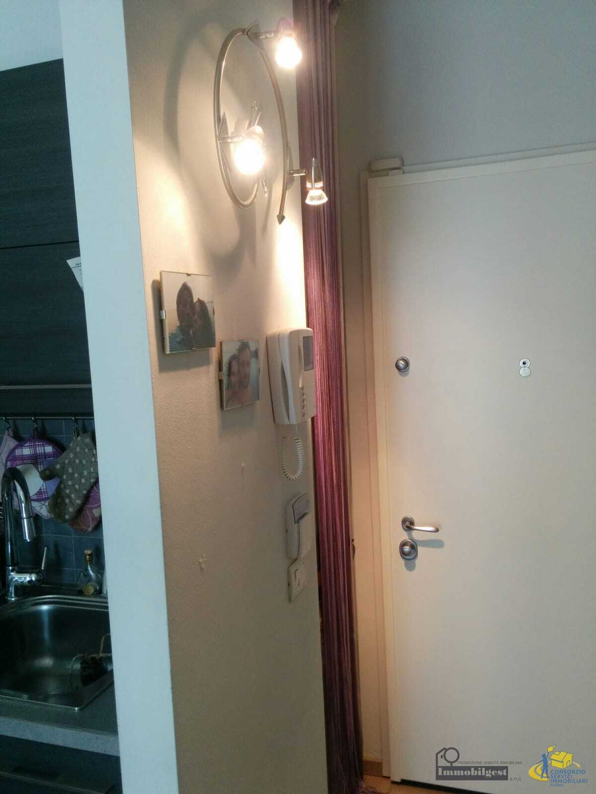 Bilocale con box in strada casa bianca 42, Parma