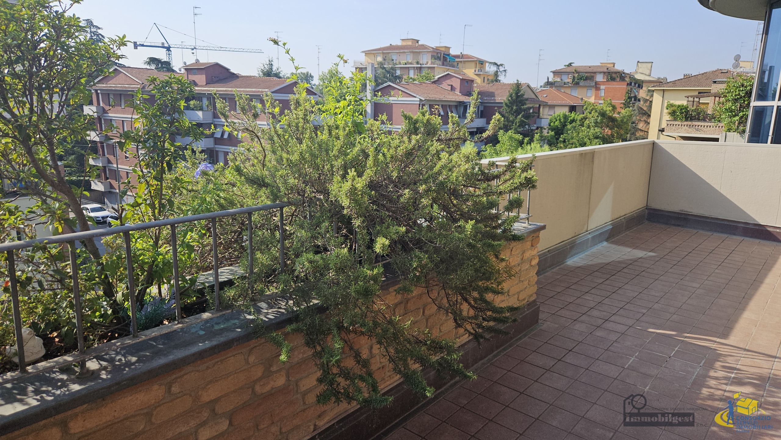 Attico con terrazzo in via emilia est 63, Parma