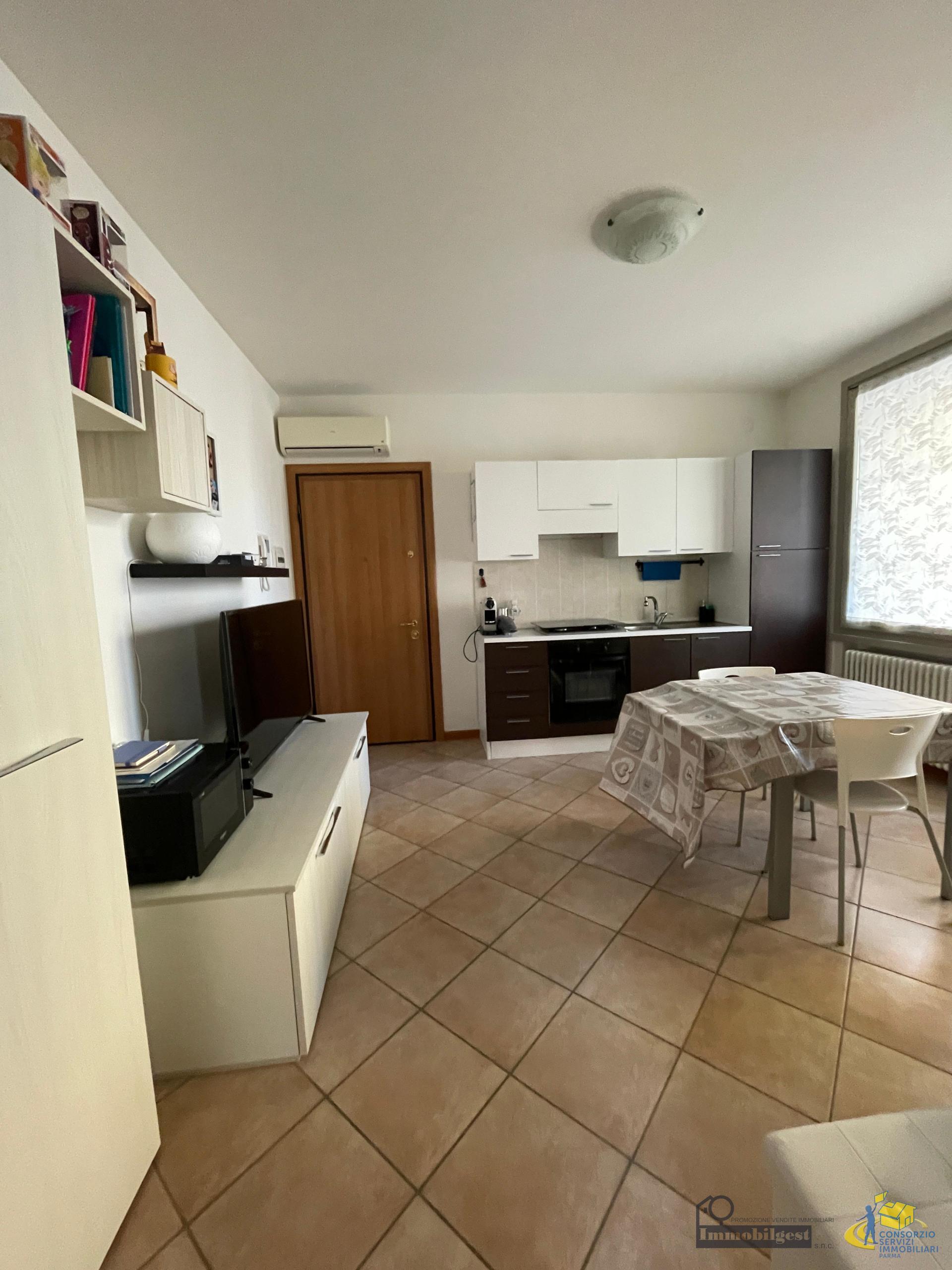 Bilocale con terrazzo in via novara 1, Parma