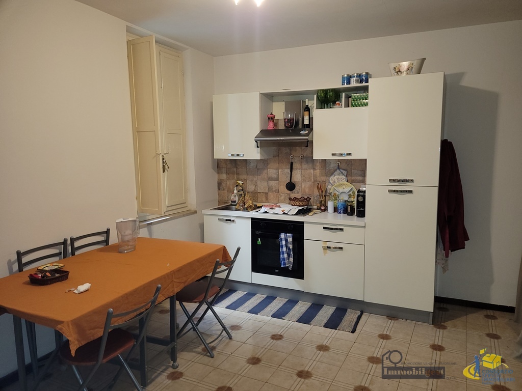 Monolocale da ristrutturare in borgo guazzo 33, Parma