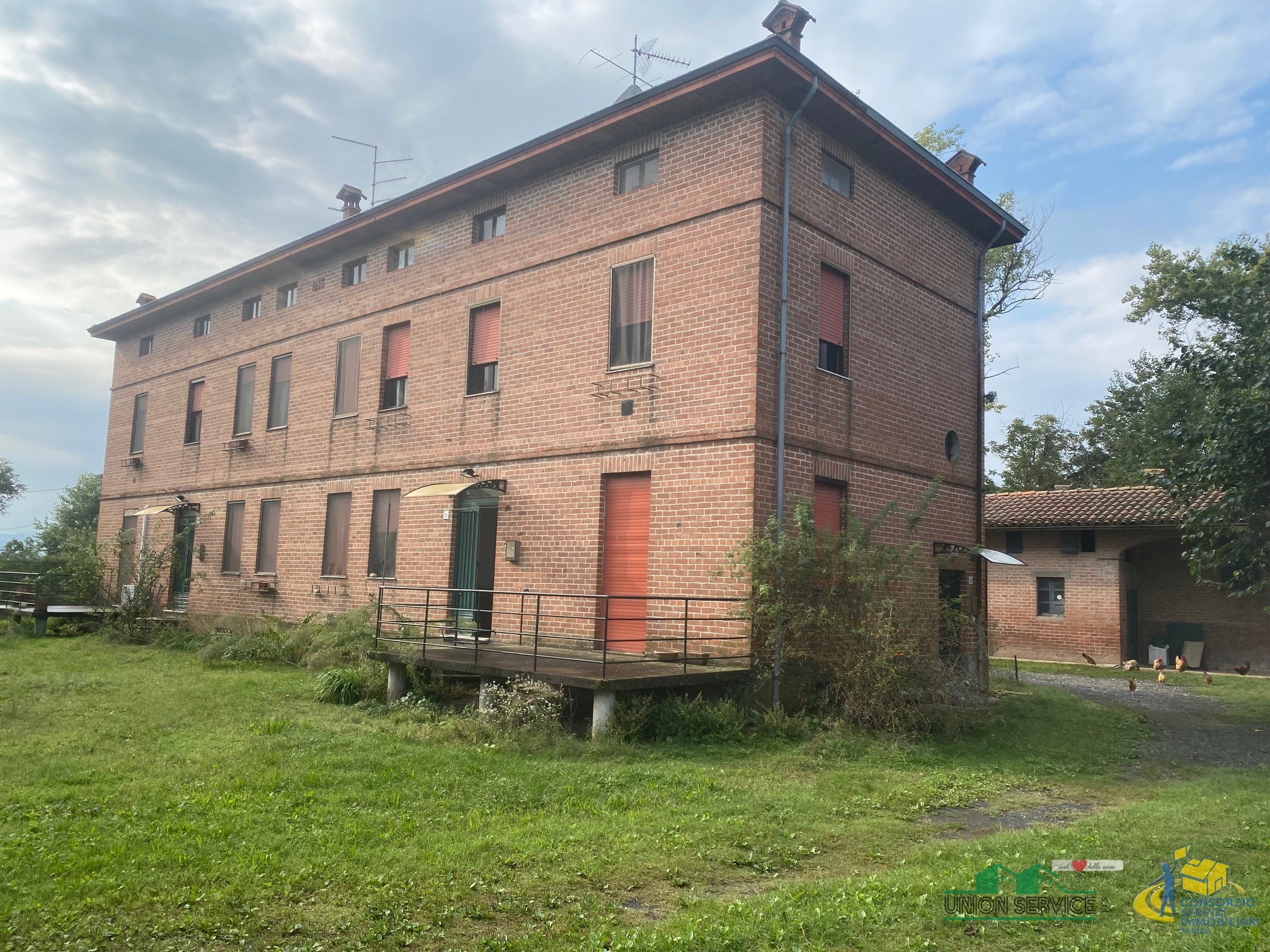 Casa indipendente con giardino in via la pira g., Medesano