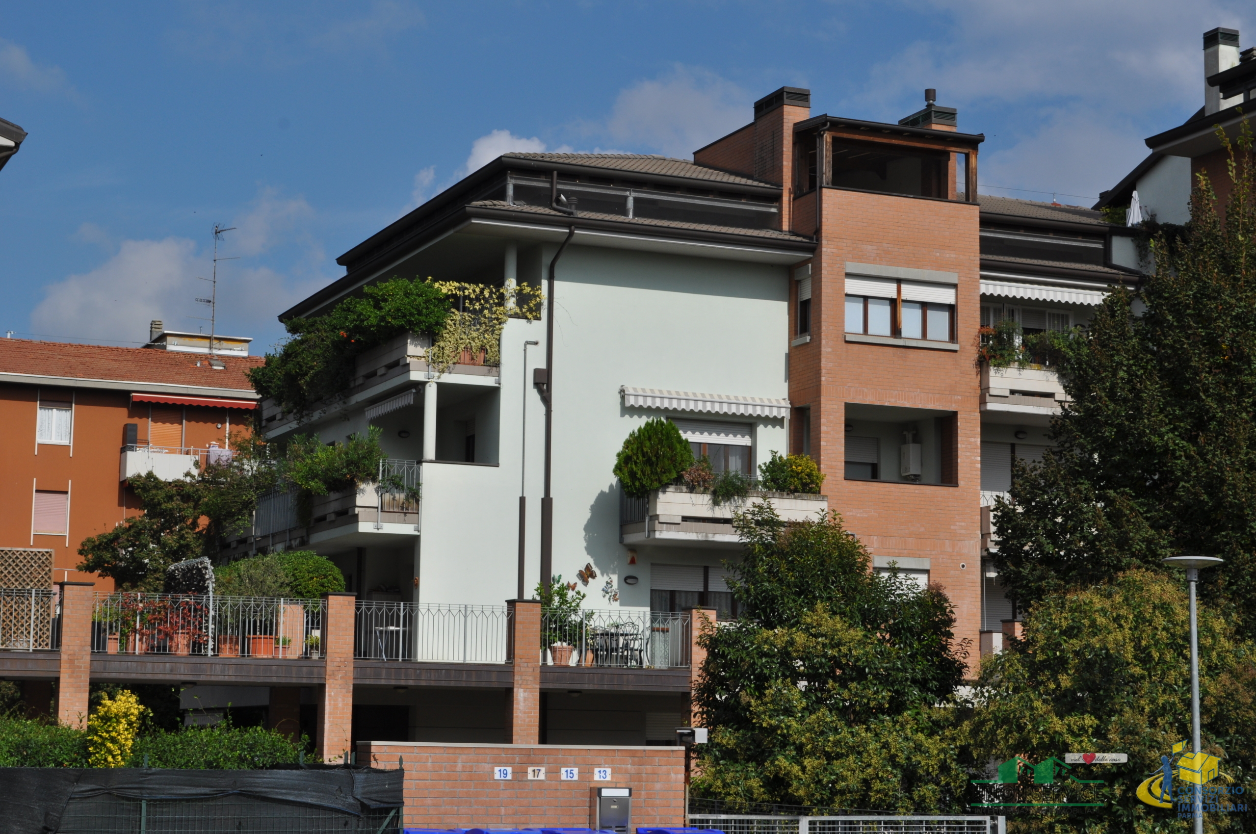 Attico con giardino in via passo della cisa, Parma